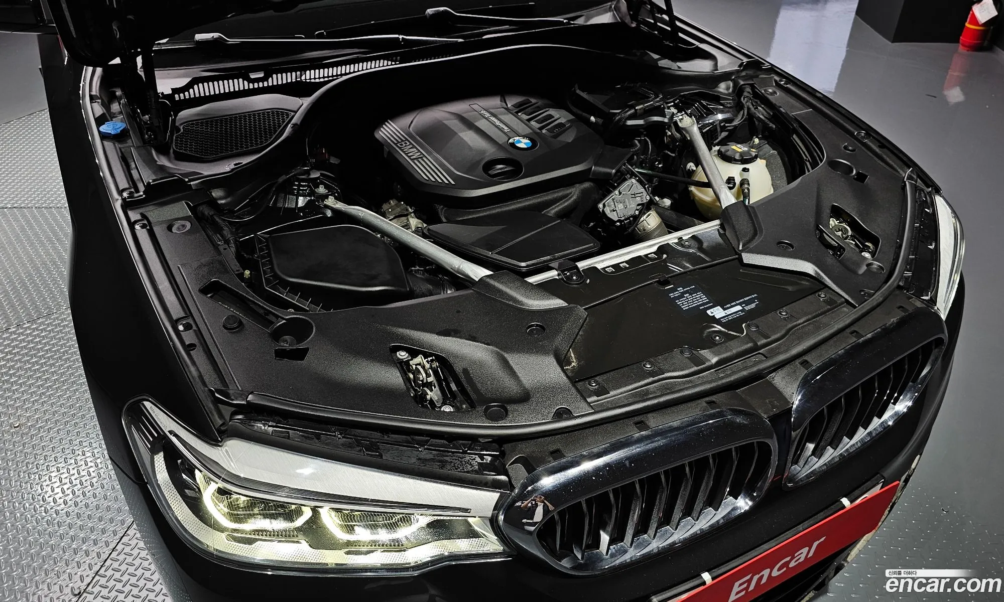 BMW 5 Series G30 520D Luxury Plus - фотография 6371108