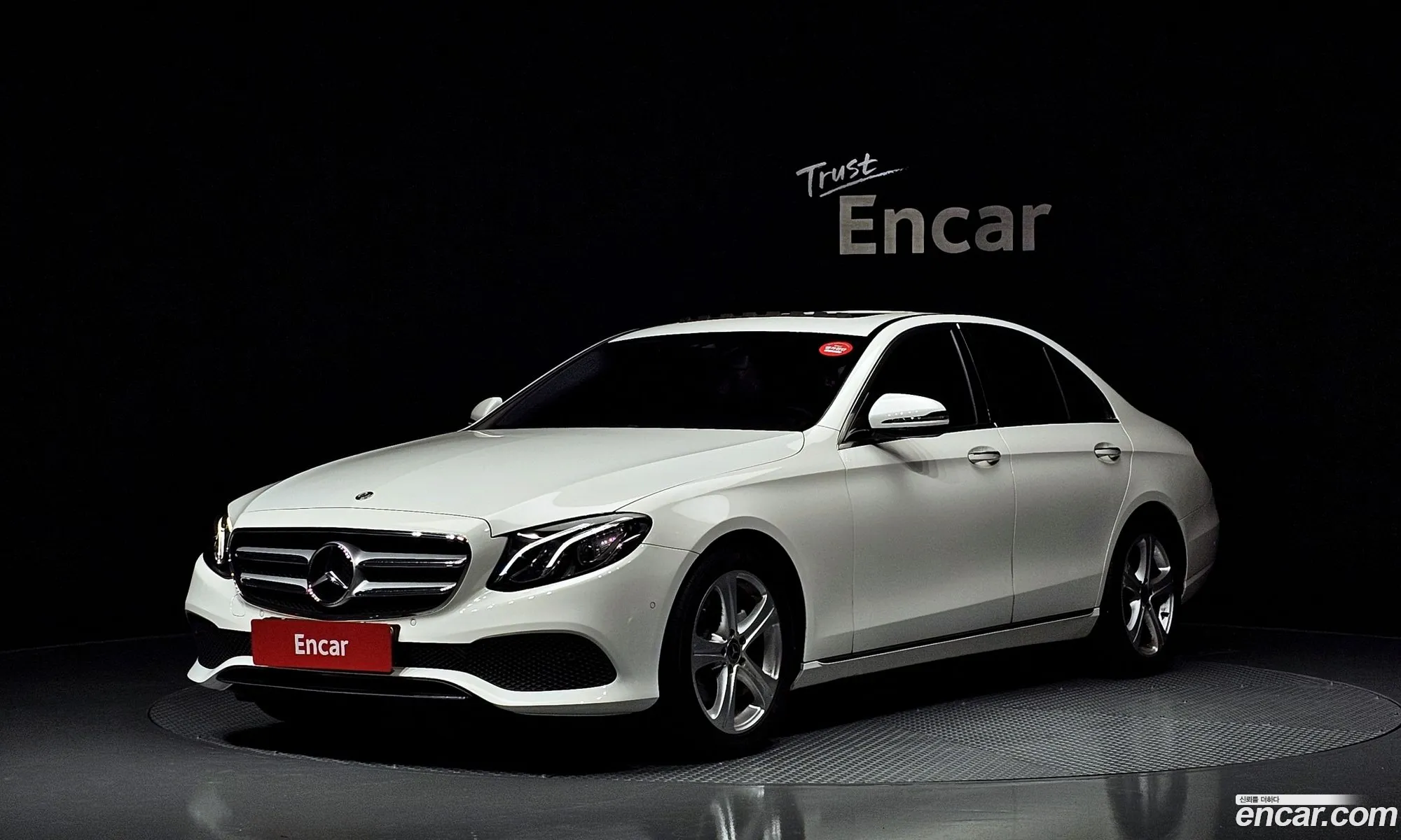 Mercedes E-Class W213 E200 Avantgarde - фотография 19099715