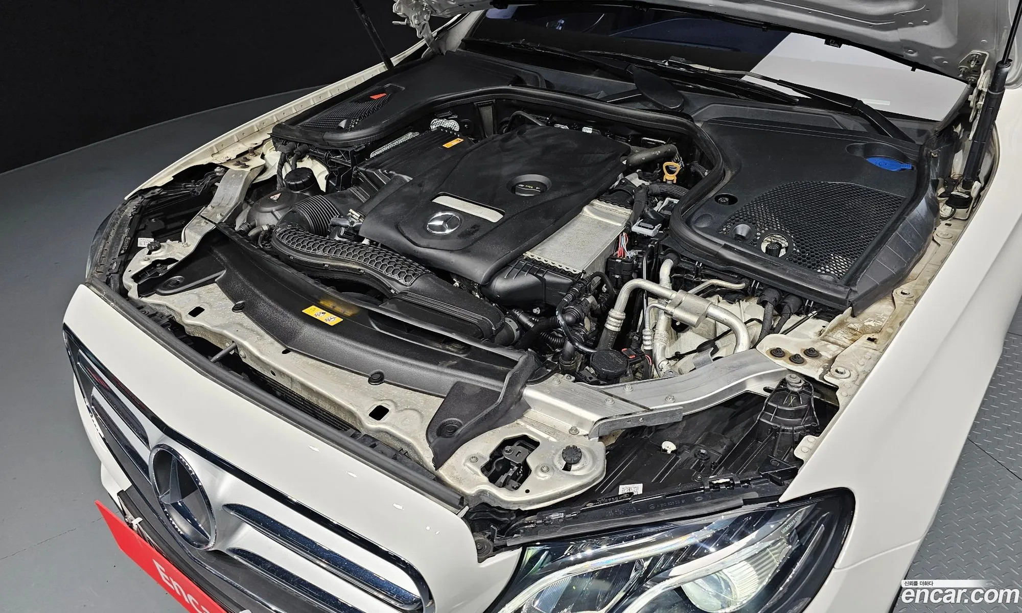 Mercedes E-Class W213 E200 Avantgarde - фотография 19099720