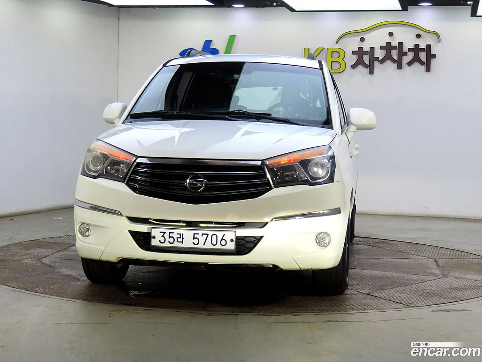 Kg Mobility Ssangyong Korando Turismo 4Wd Lt 9-Seater - фотография 8234447