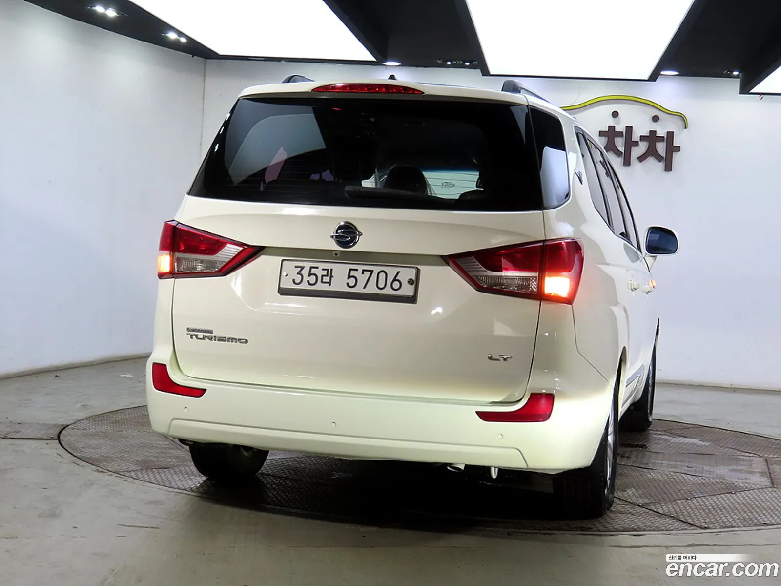 Kg Mobility Ssangyong Korando Turismo 4Wd Lt 9-Seater - фотография 8234448