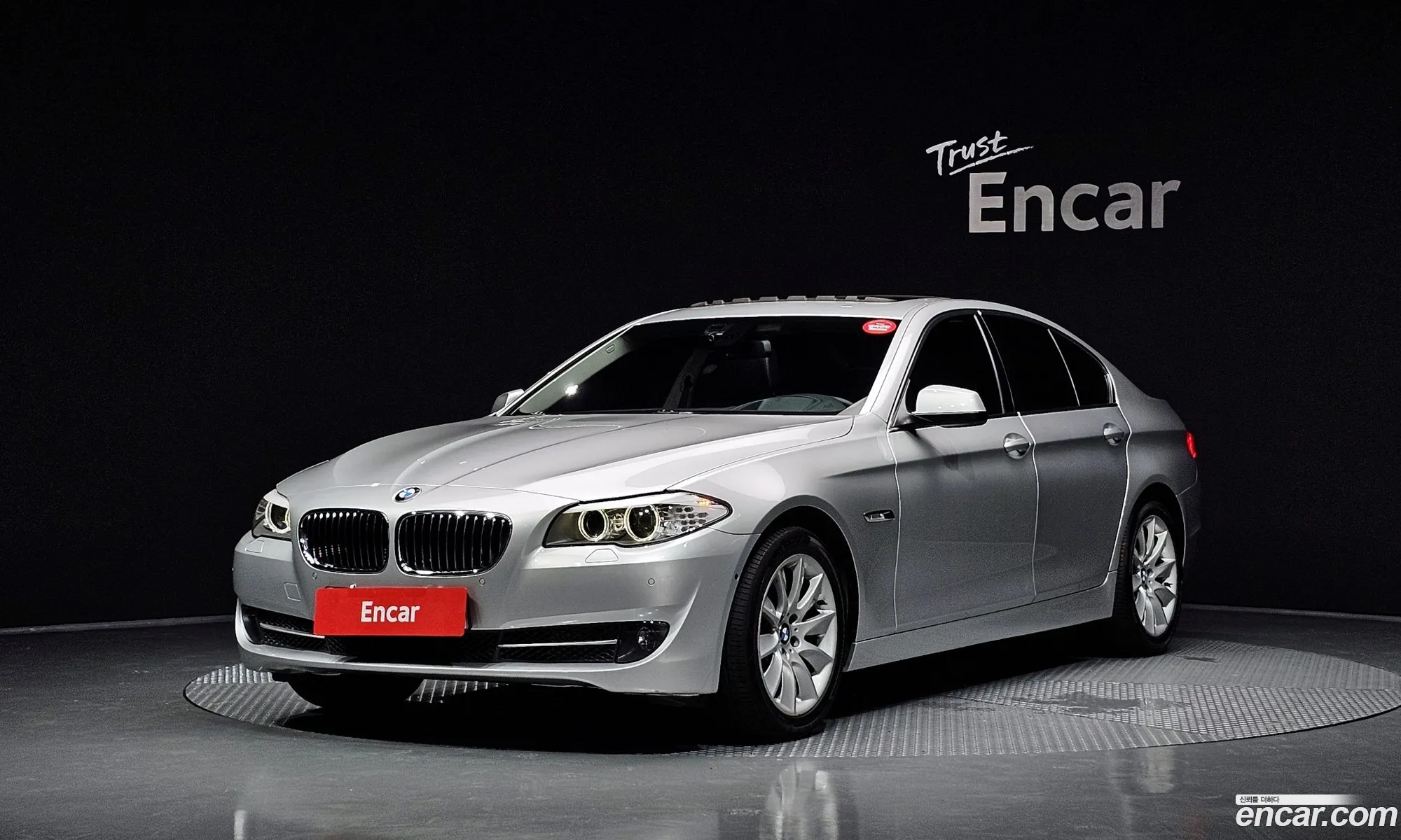 BMW 5 Series F10 528I - фотография 17292917
