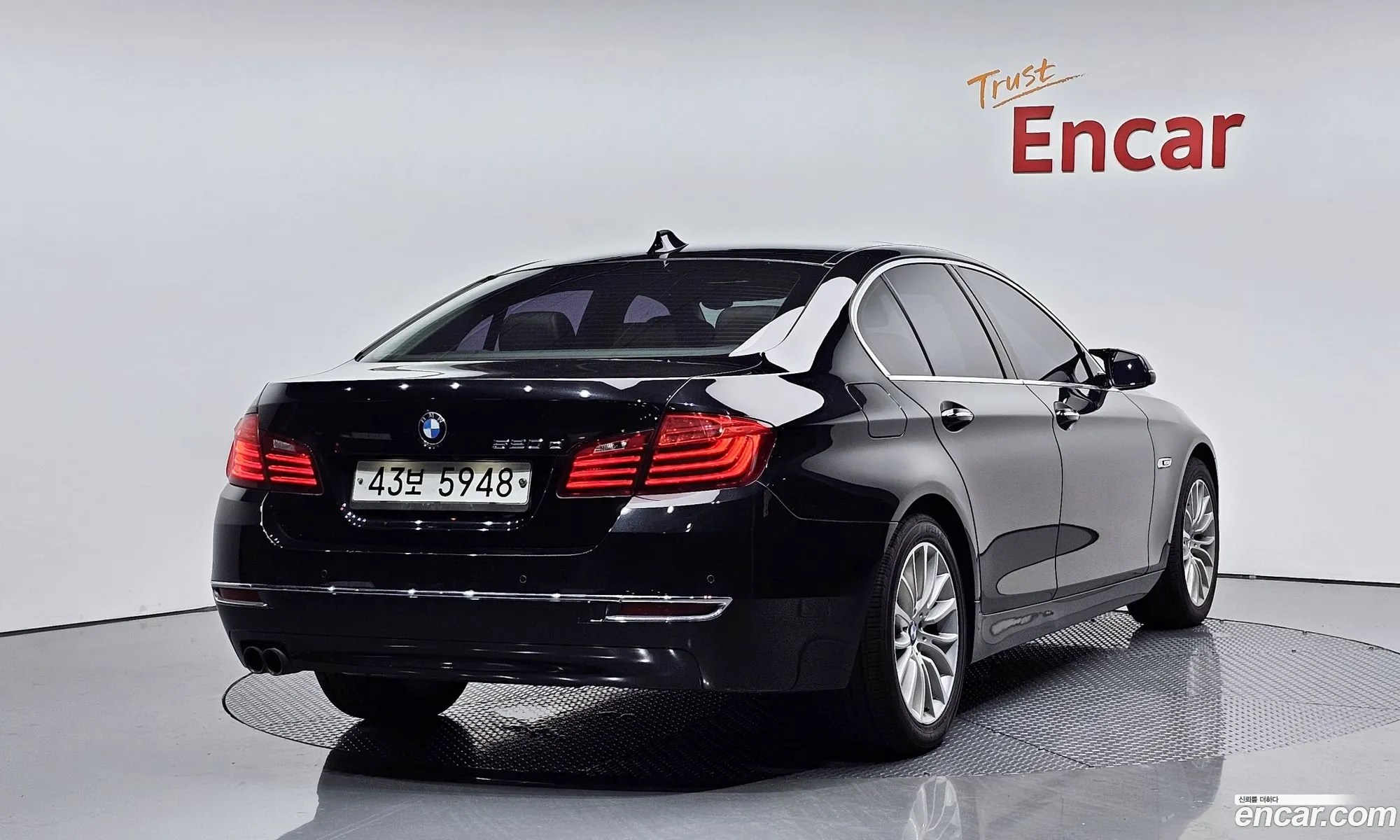 BMW 5 Series F10 520D Luxury Plus - фотография 17293227
