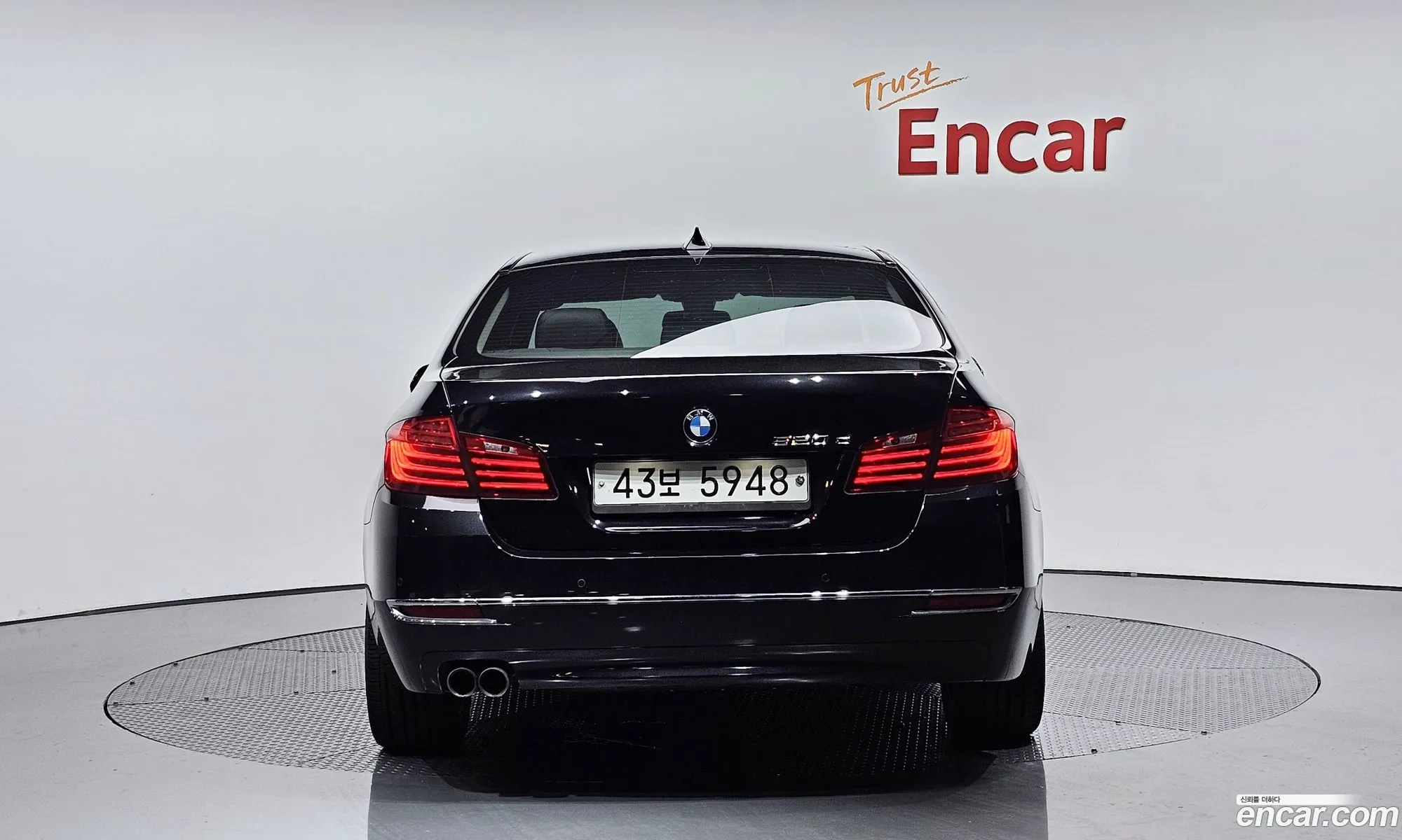 BMW 5 Series F10 520D Luxury Plus - фотография 17293229