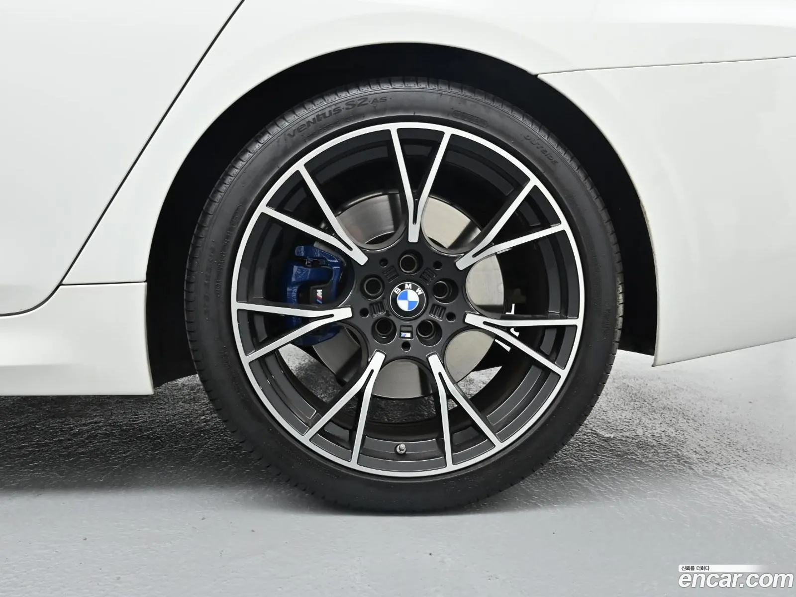 BMW 5 Series G30 520I M Sports - фотография 17293218