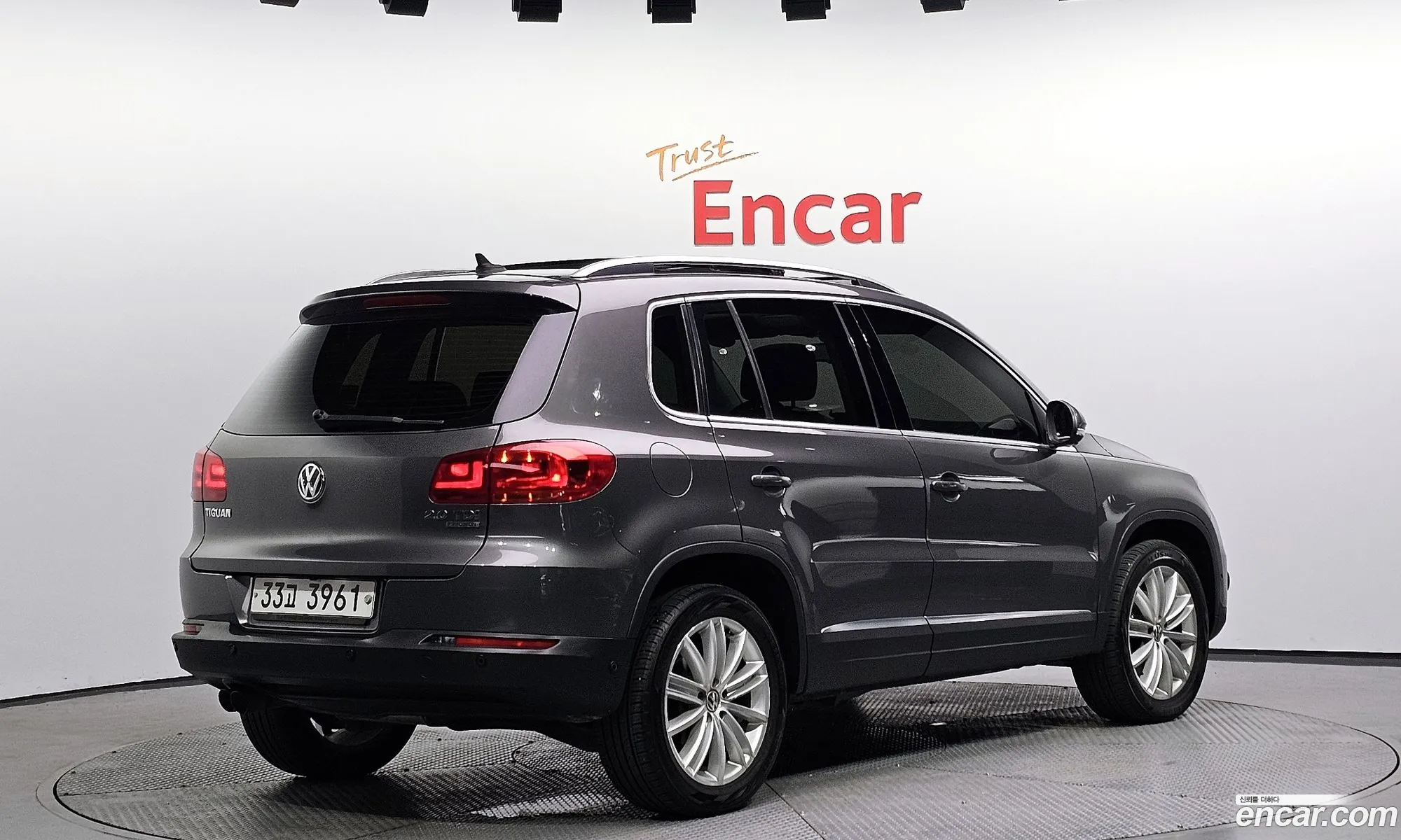 Volkswagen New Tiguan 20 Tdi Premium 5N - фотография 8630536