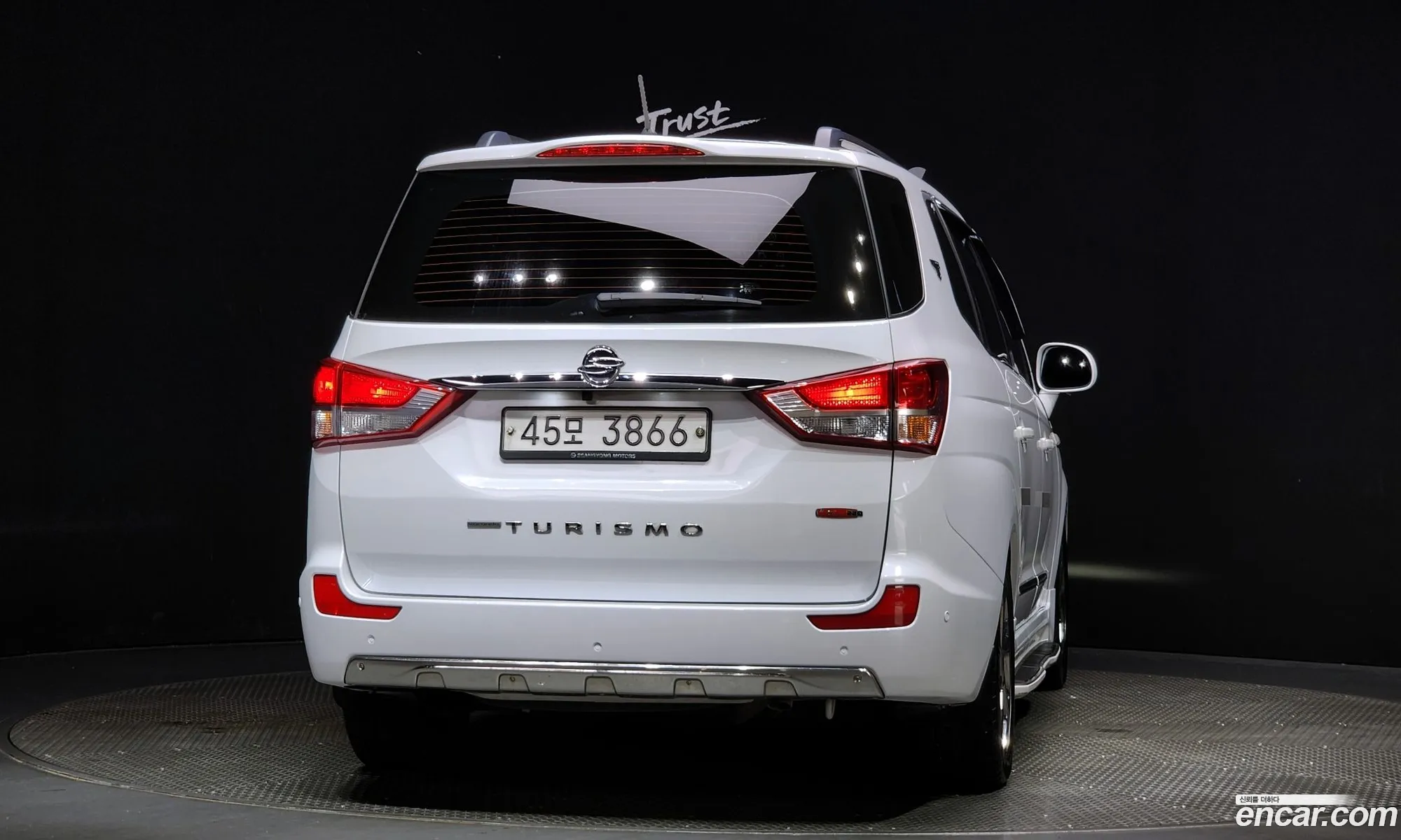 Kg Mobility Ssangyong Korando Turismo 4Wd Outdoor Edition 9-Seater - фотография 8600595