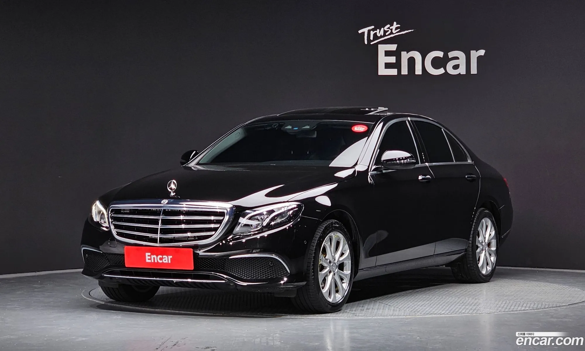 Benz E-Class W213 E220D Exclusive - фотография 19089346