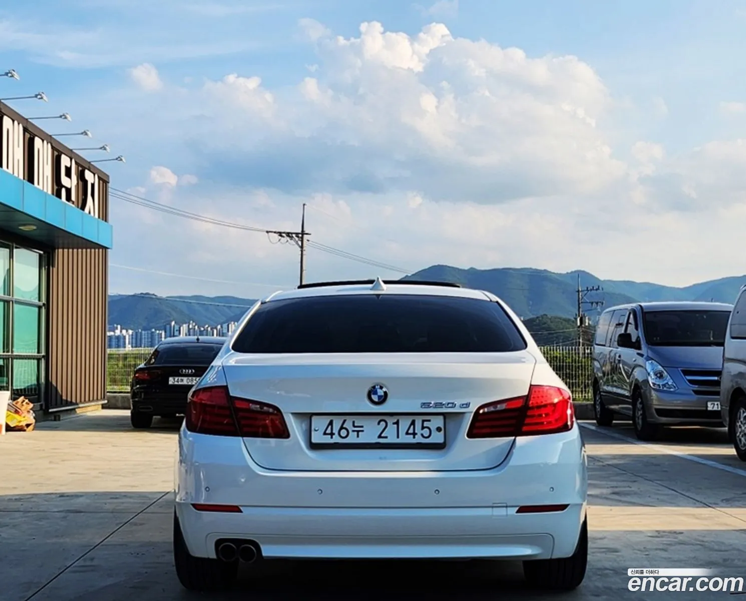 BMW 5 Series F10 520D - фотография 17352115