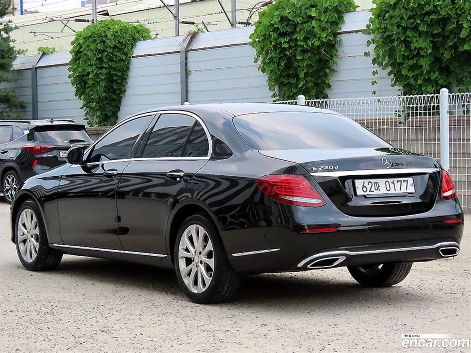 Benz E-Class W213 E220D Exclusive - фотография 19105935