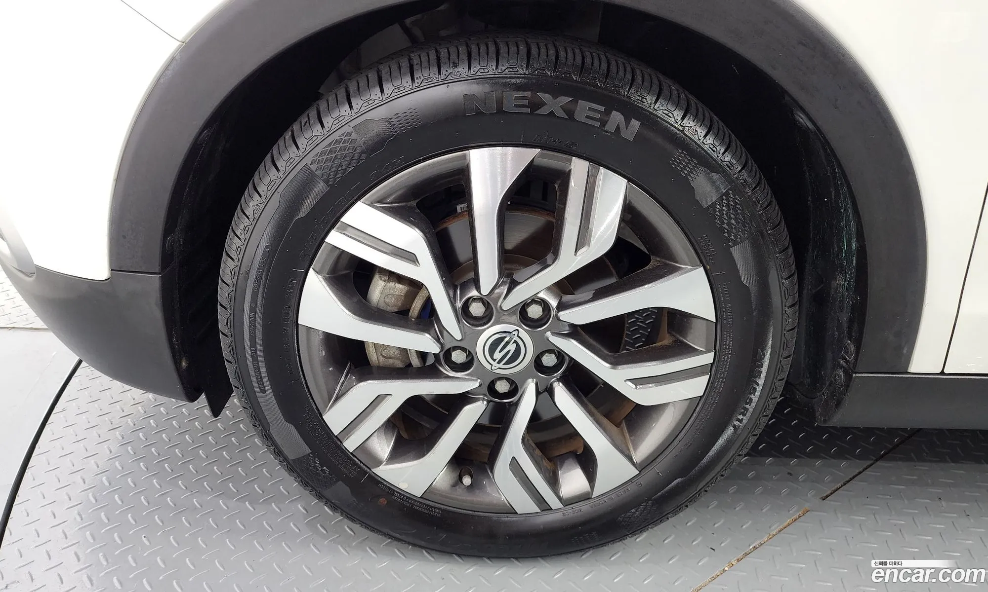 Kg Mobility Ssangyong Tivoli Air Diesel Rx 4Wd - фотография 8234426