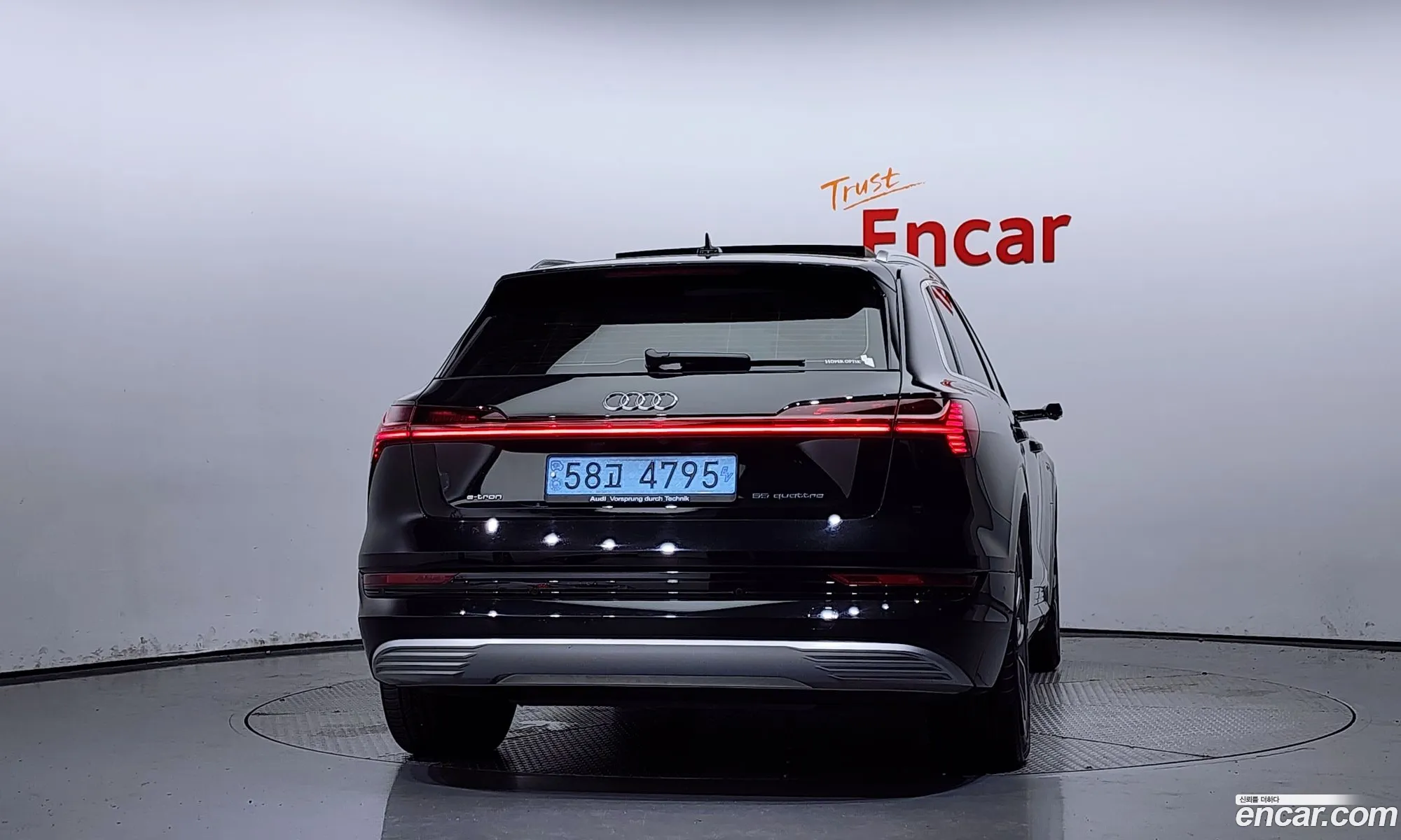 Audi E-Tron 55 Quattro - фотография 117625