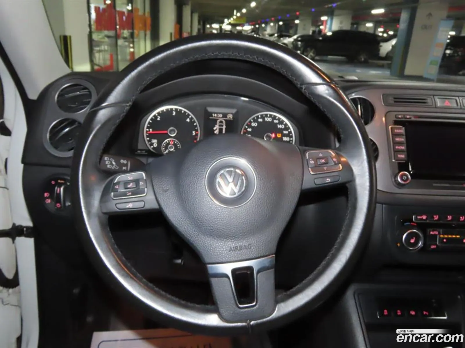 Volkswagen New Tiguan 20 Tdi Premium 5N - фотография 8317527