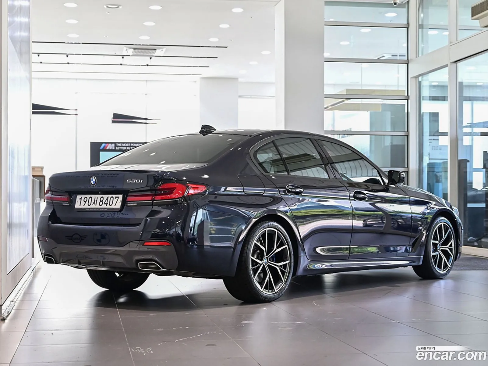 BMW 5 Series G30 530I M Sports - фотография 17292942