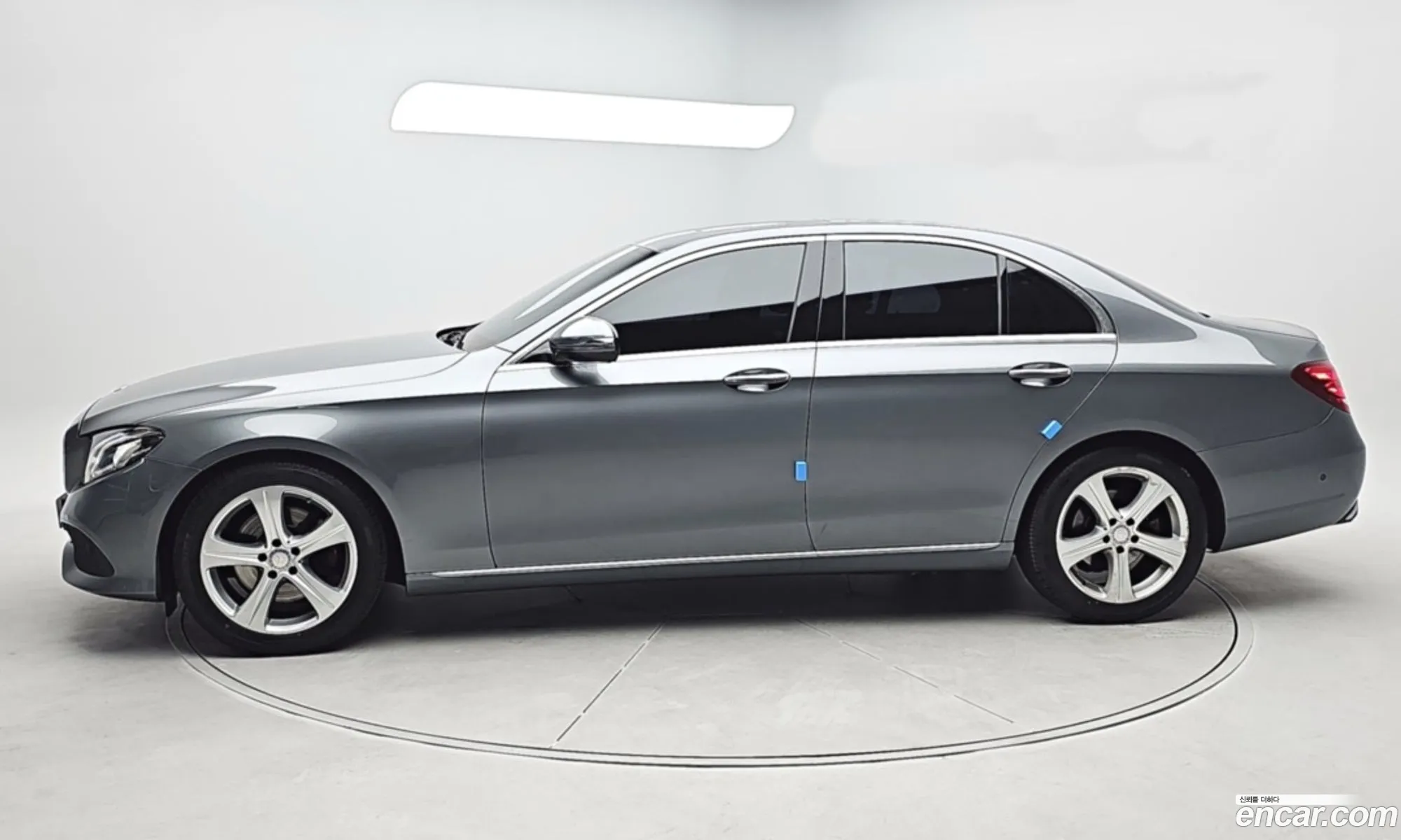 Mercedes E-Class W213 E200 Avantgarde - фотография 19099752