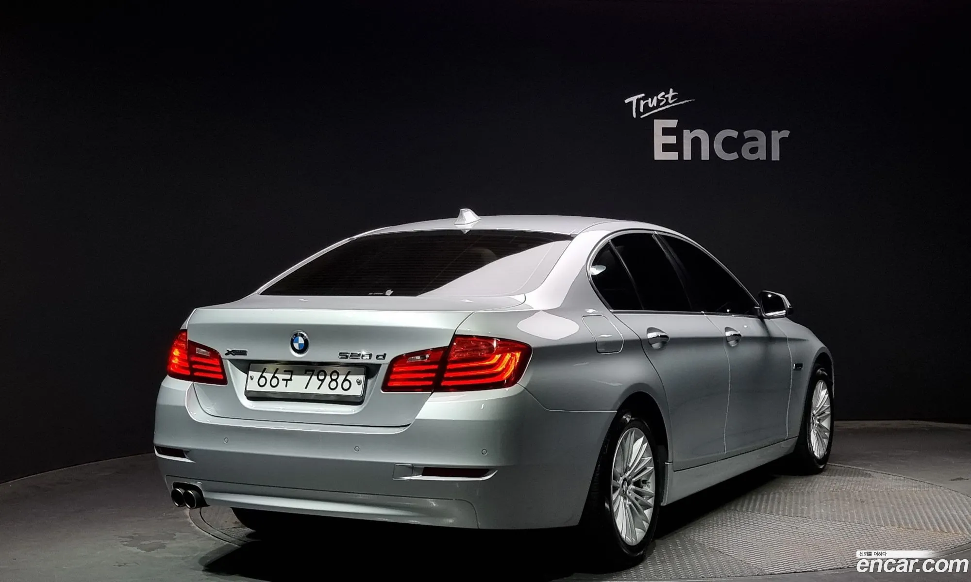 BMW 5 Series F10 520D xDrive - фотография 17963564