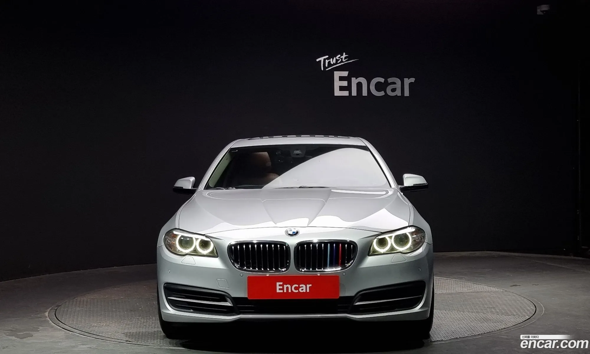 BMW 5 Series F10 520D xDrive - фотография 17963565