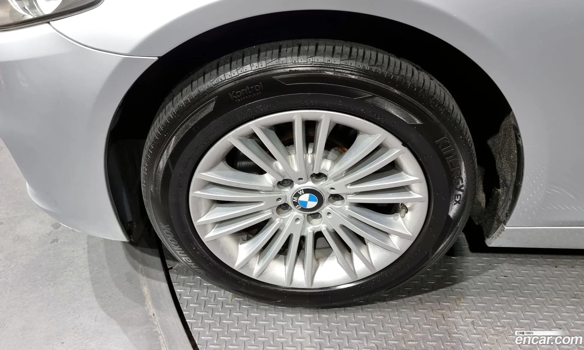 BMW 5 Series F10 520D xDrive - фотография 17963567