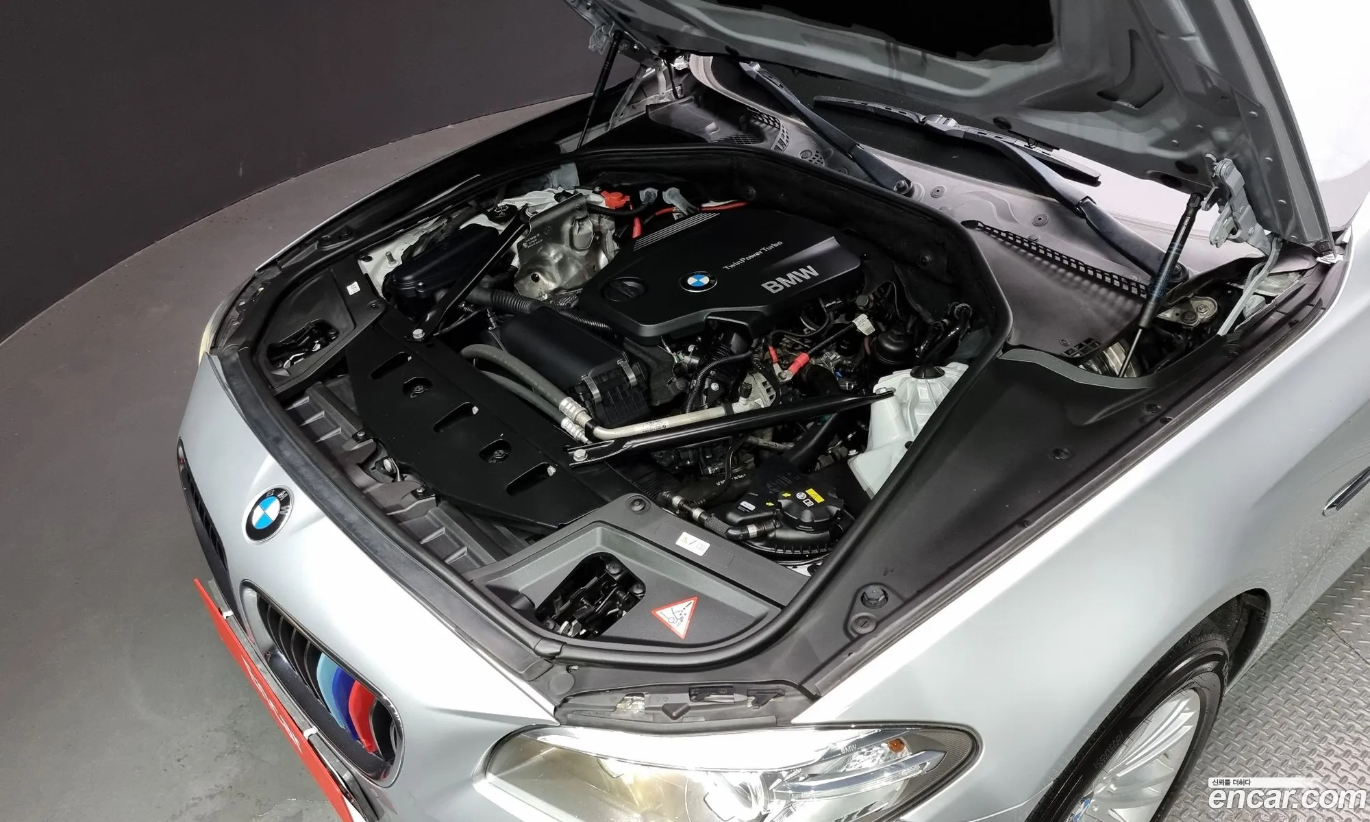 BMW 5 Series F10 520D xDrive - фотография 17963568