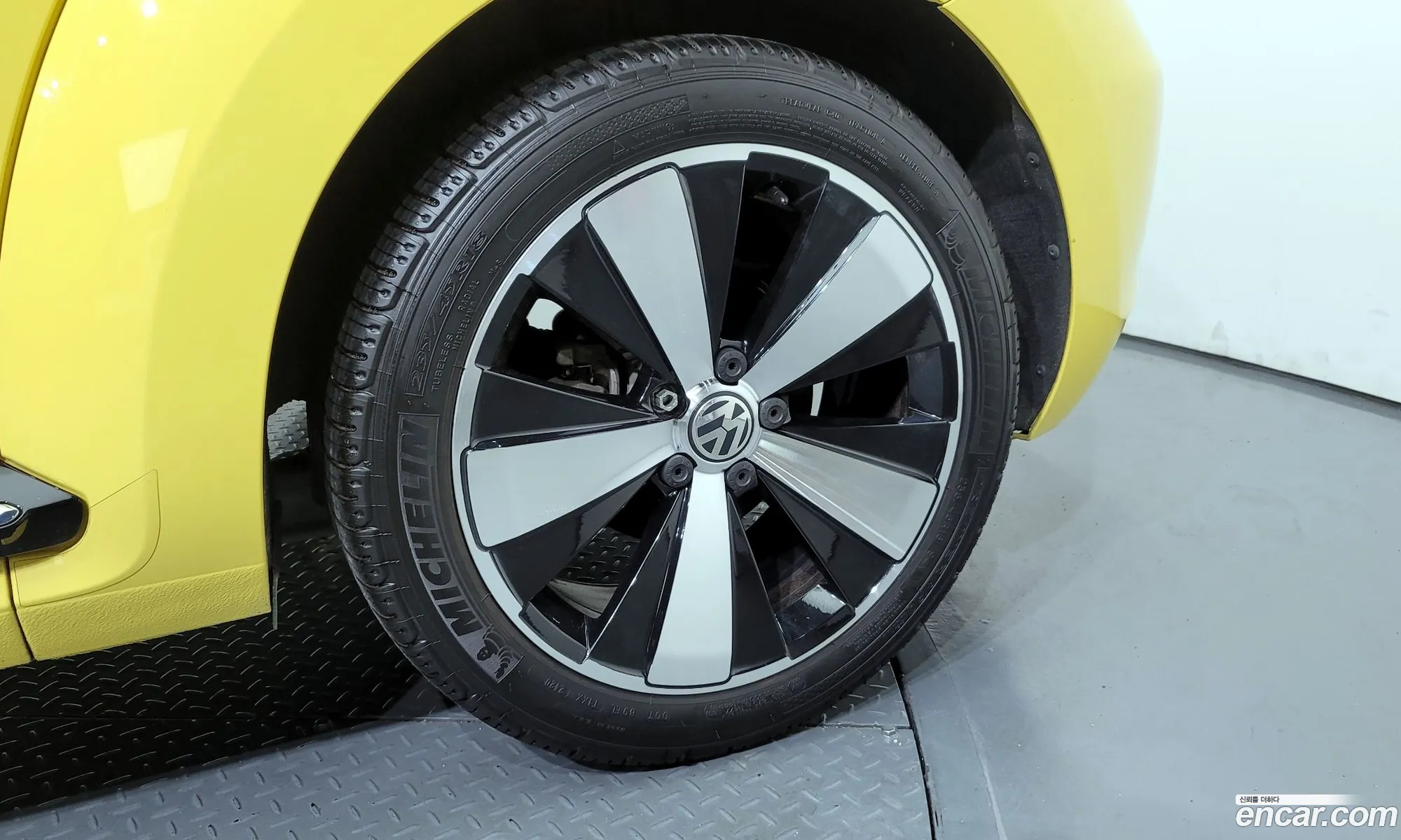 Volkswagen The Beetle 20 Tdi Premium 3Rd Generation - фотография 7637388