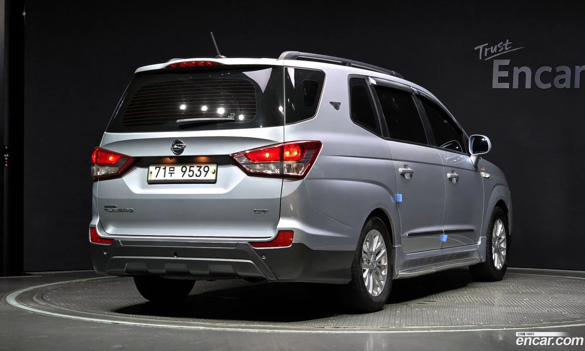 Kg Mobility Ssangyong Korando Turismo 4Wd Gt 11-Seater - фотография 6931526