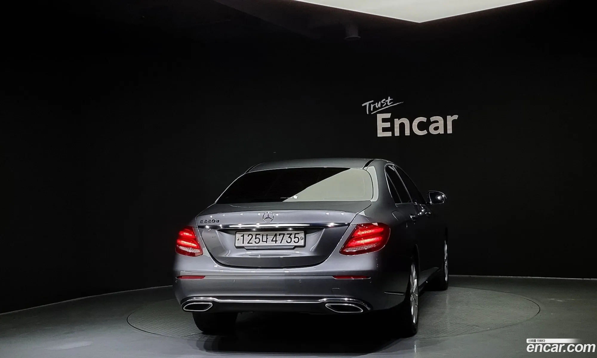 Benz E-Class W213 E220D Exclusive - фотография 19049517
