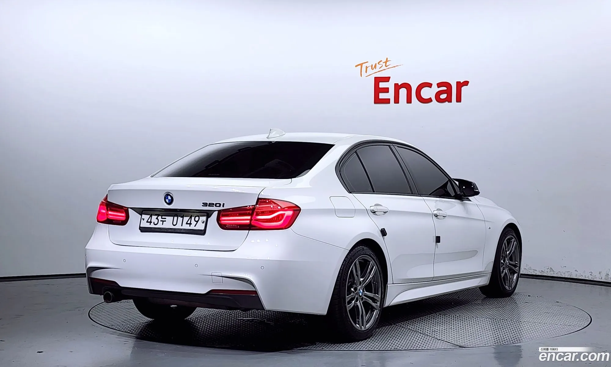 BMW 3 Series F30 320I M Sports - фотография 6872907