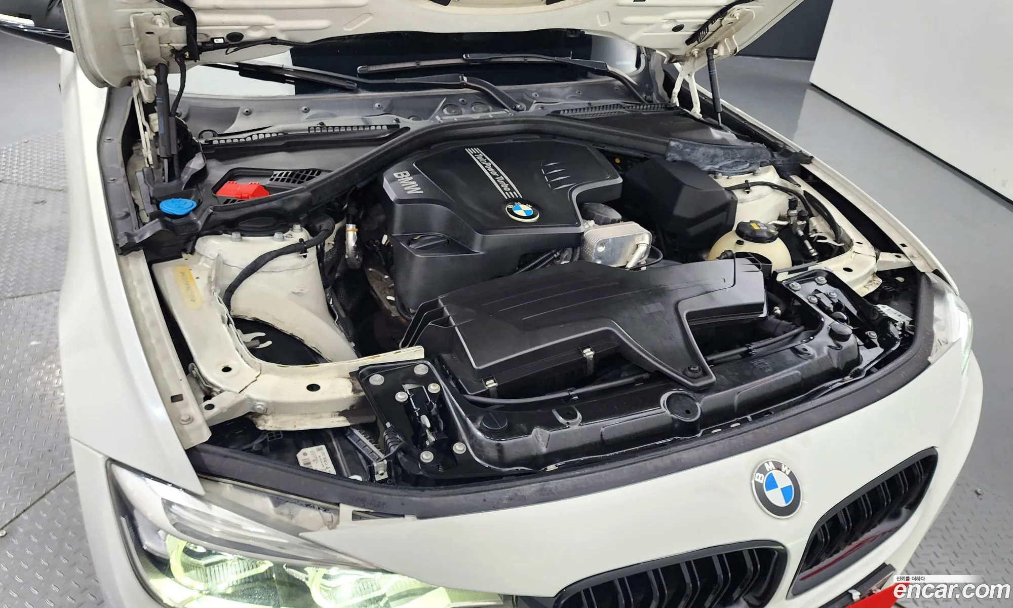 BMW 3 Series F30 320I M Sports - фотография 6872911
