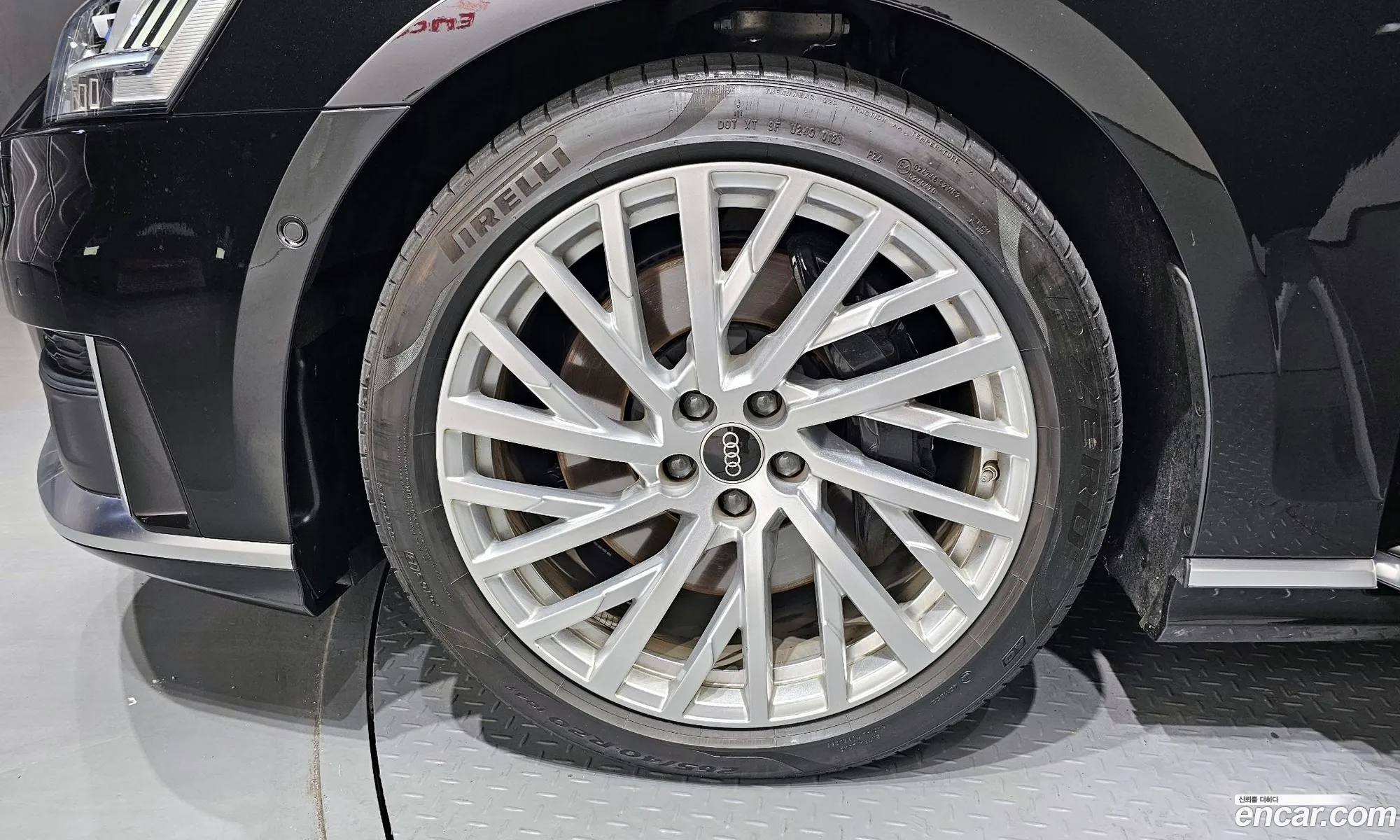 Audi A8 D5 55 Tfsi Quattro Lwb - фотография 94867