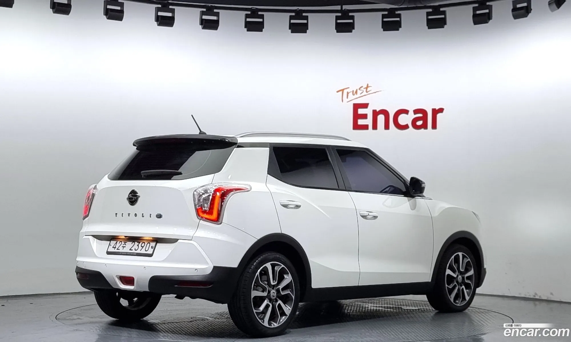 Kg Mobility Ssangyong Tivoli Diesel Lx 2Wd - фотография 8372827
