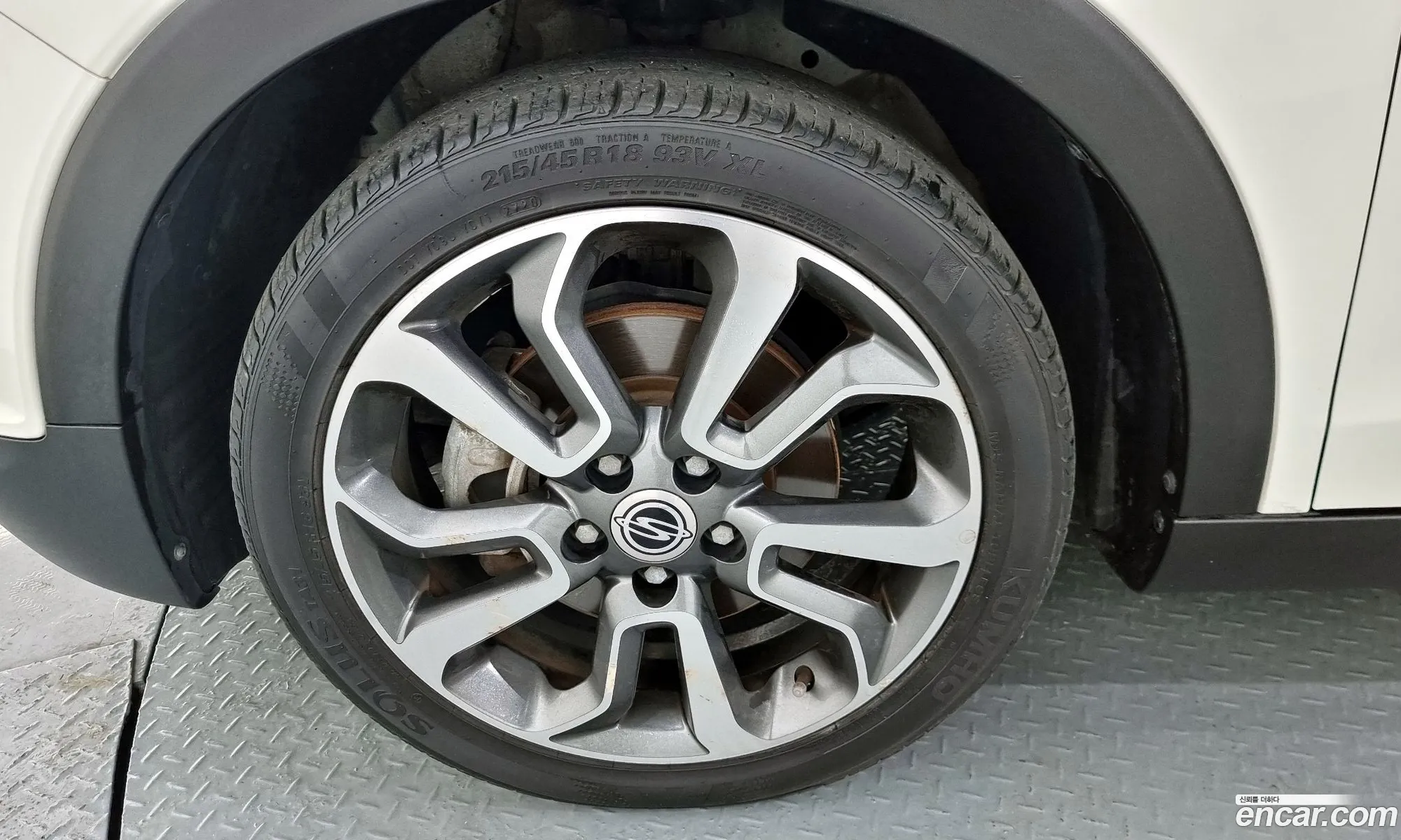 Kg Mobility Ssangyong Tivoli Diesel Lx 2Wd - фотография 8372830