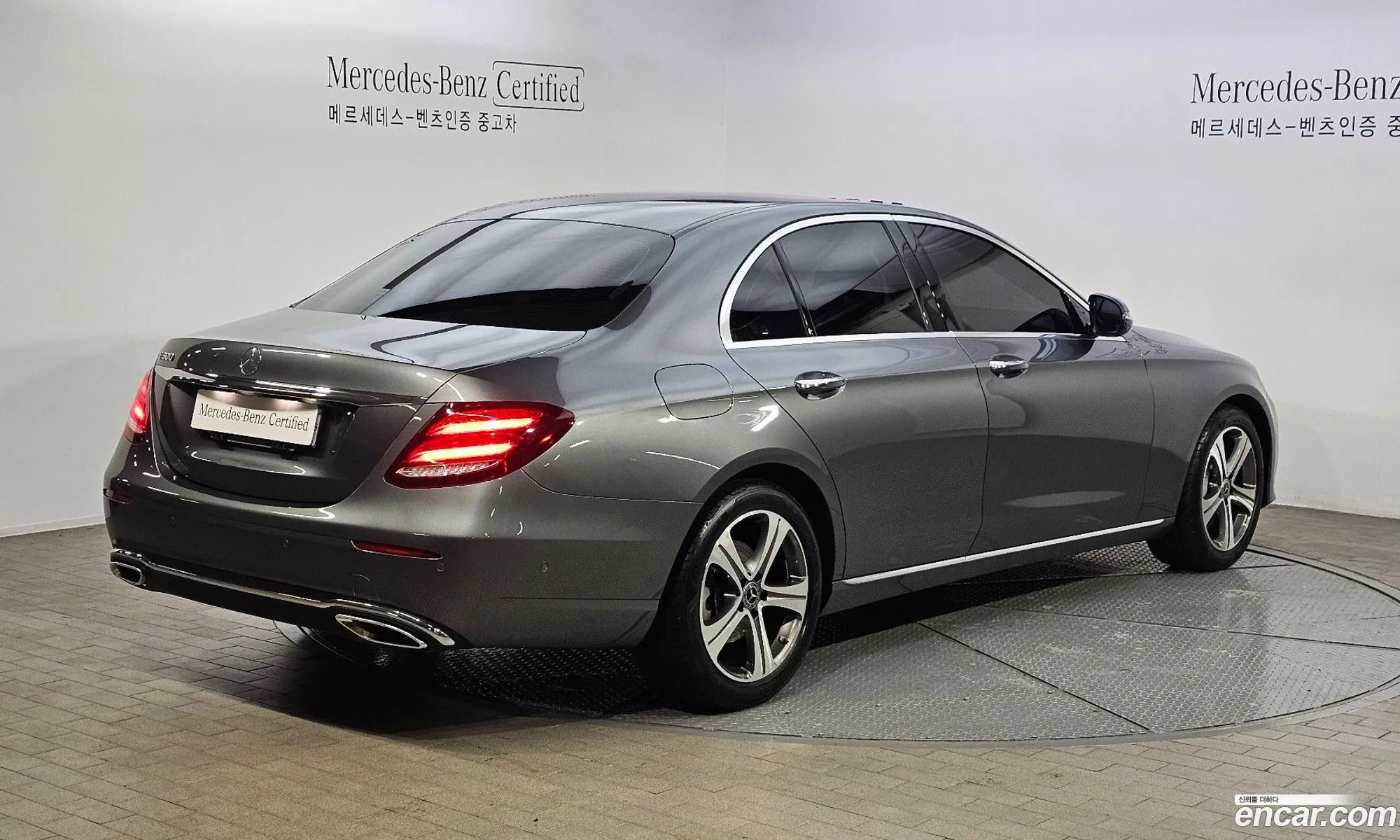 Mercedes E-Class W213 E300 Avantgarde - фотография 19038631