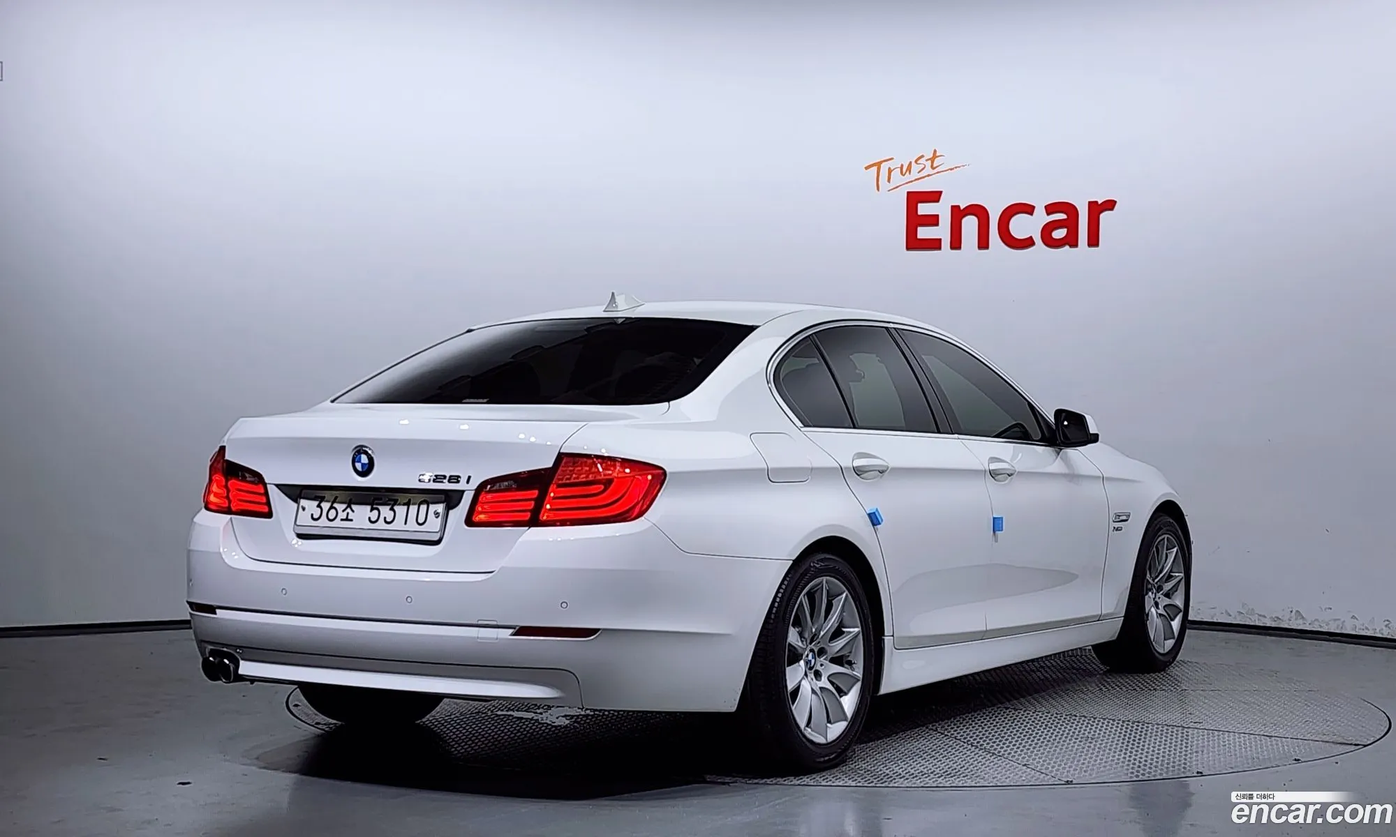 BMW 5 Series F10 528I xDrive - фотография 17878279