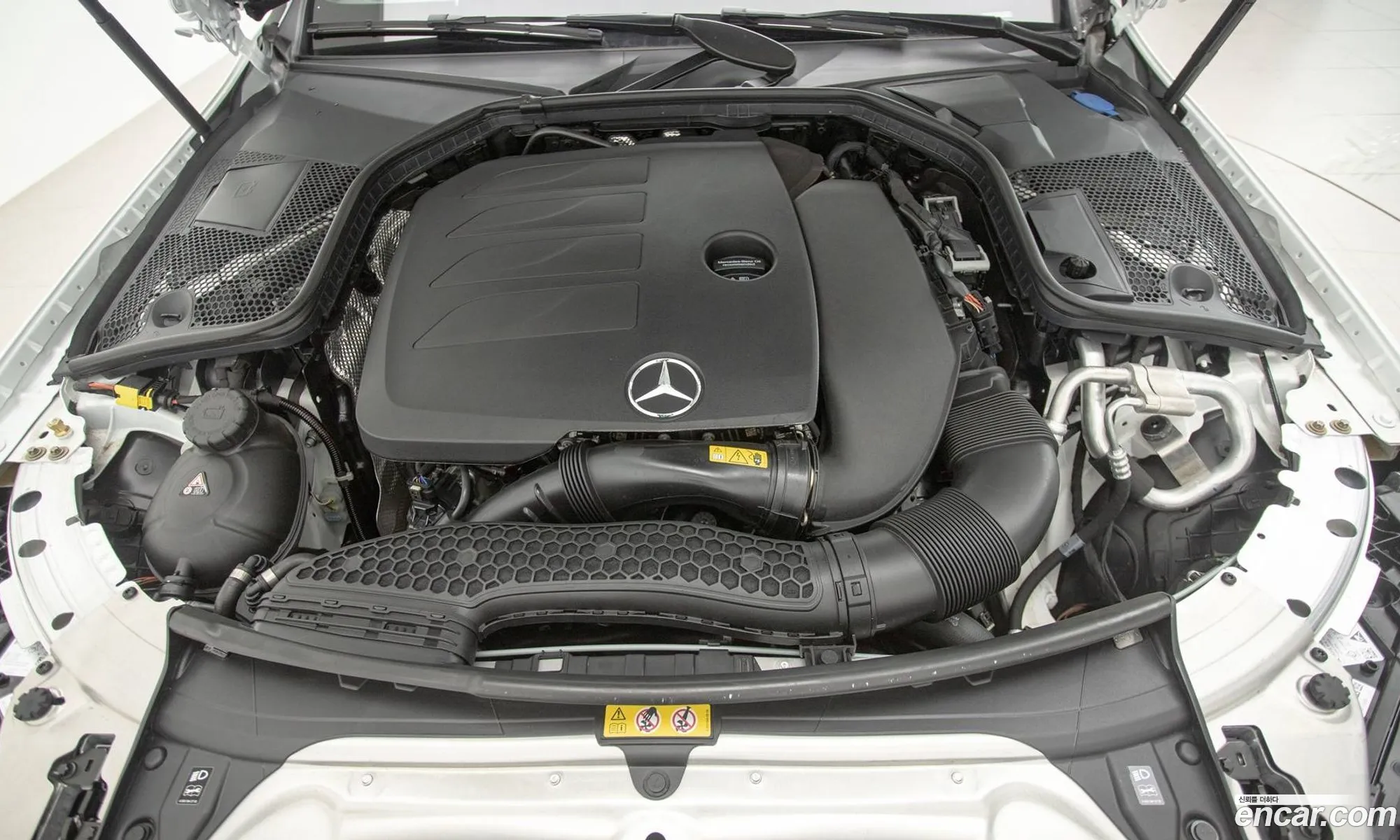 Mercedes C-Class W205 C200 Coupe - фотография 19038562