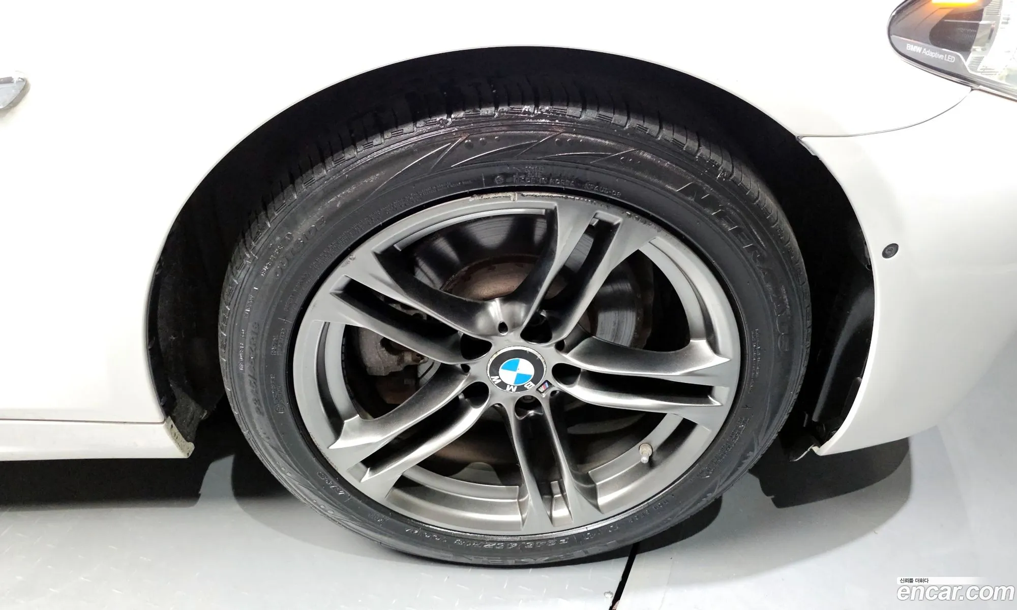 BMW 5 Series F10 520D M Aerodynamics - фотография 6933504
