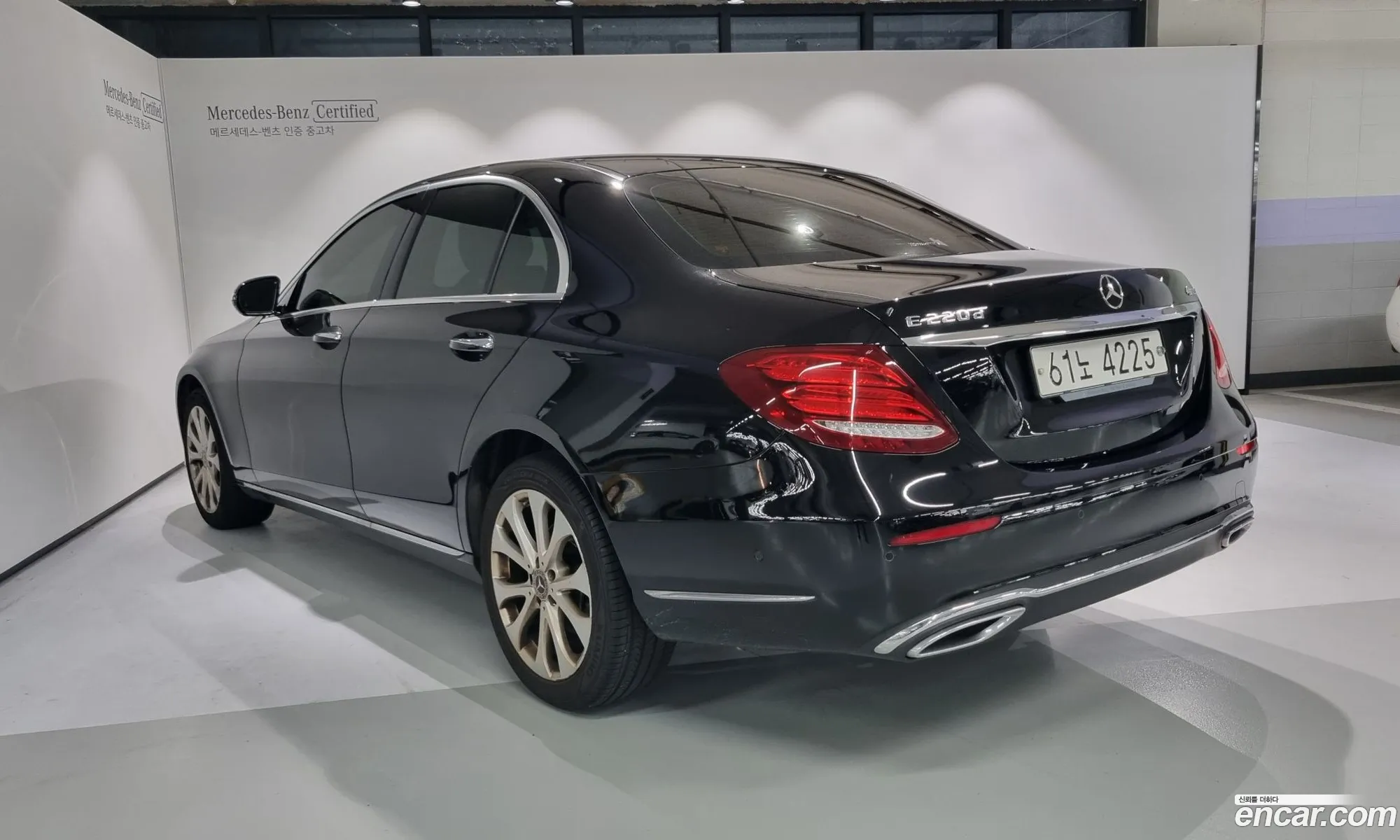 Benz E-Class W213 E220D 4Matic Exclusive - фотография 19038647