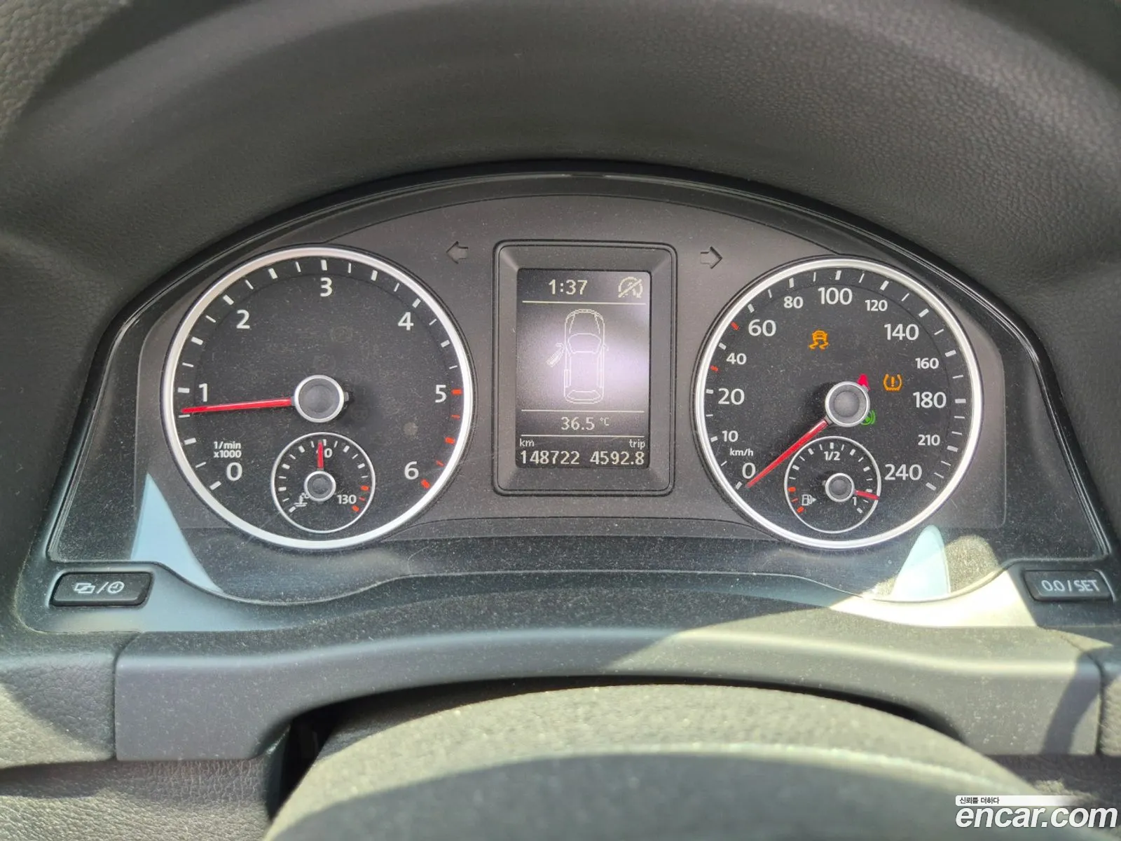 Volkswagen New Tiguan 20 Tdi Premium 5N - фотография 7691705