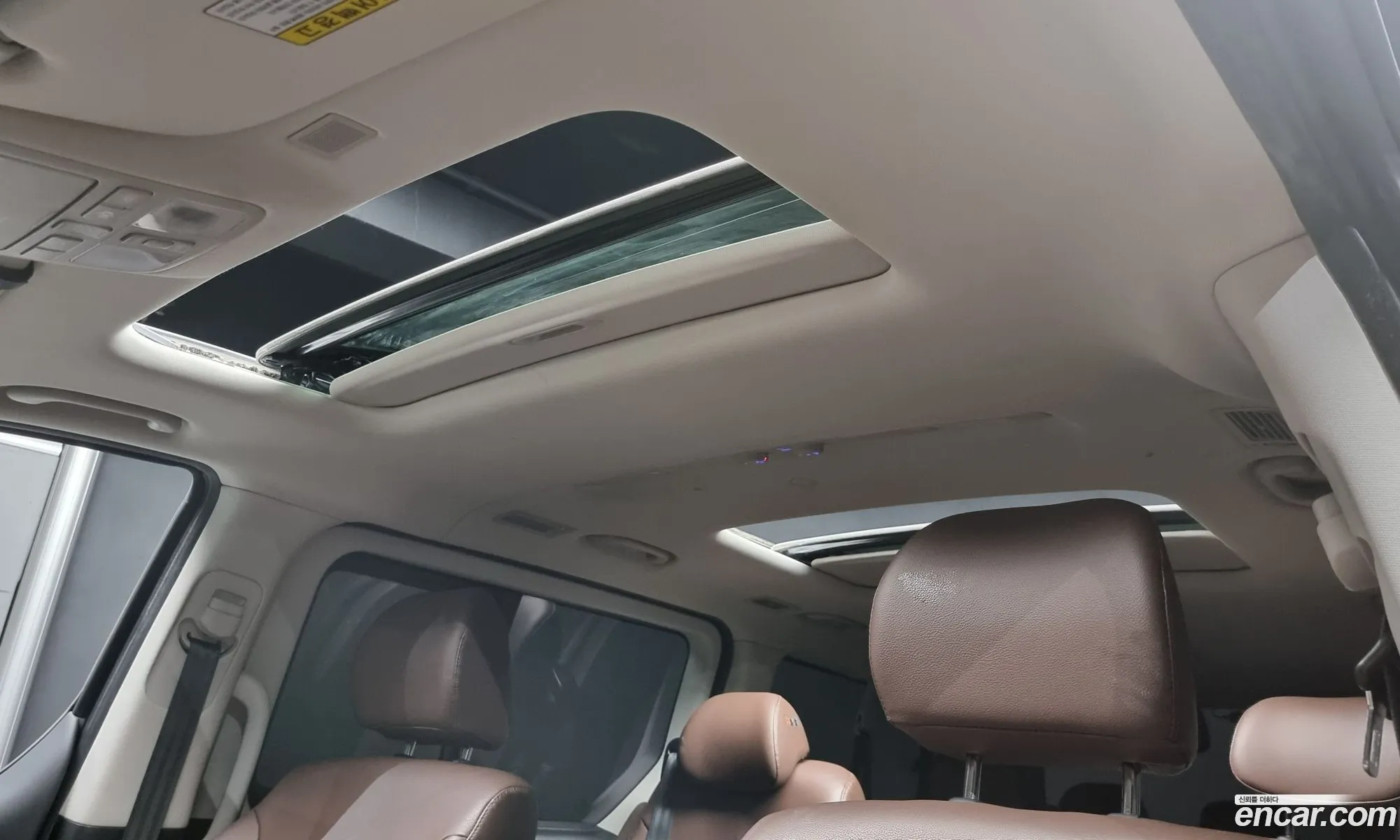 The New Grand Starex Urban 9 -Seater Exclusive - фотография 1514246
