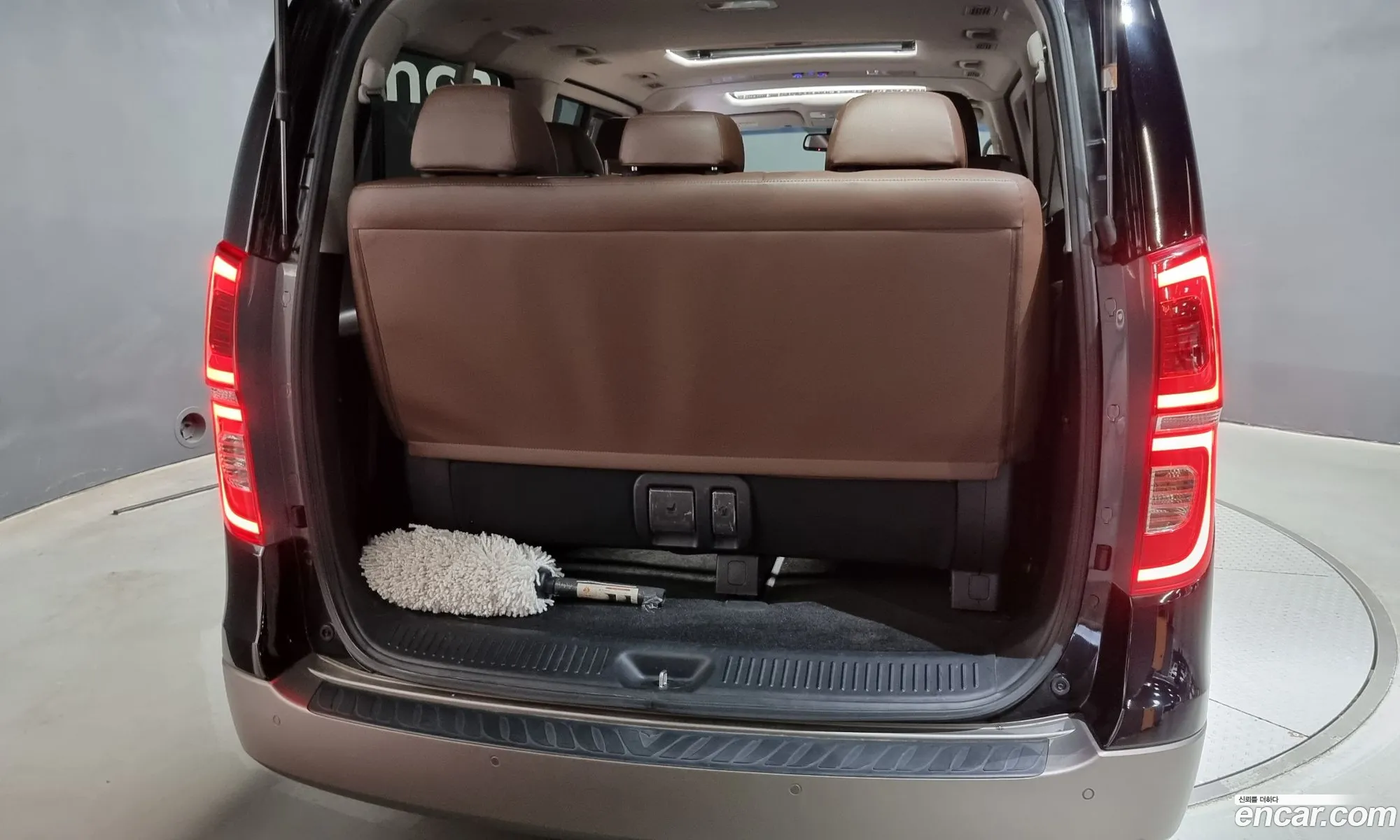 The New Grand Starex Urban 9 -Seater Exclusive - фотография 1514245