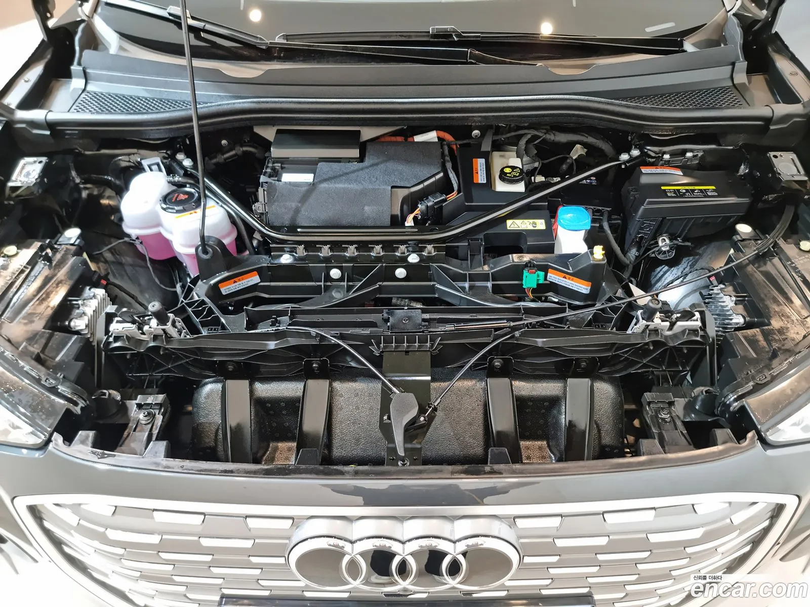 Audi Q4 E-Tron F4 40 Premium - фотография 377480