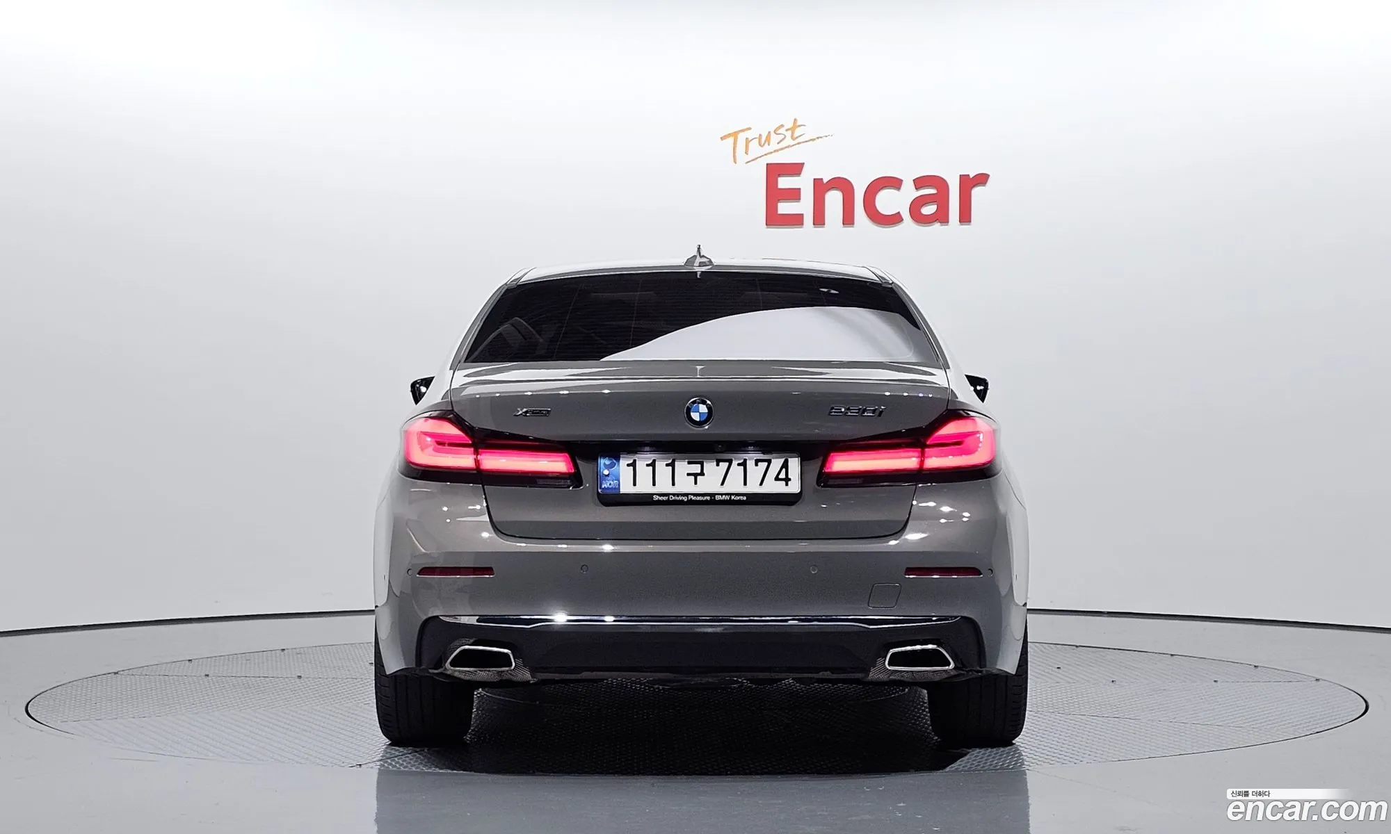 BMW 5 Series G30 530I xDrive Luxury - фотография 17825511