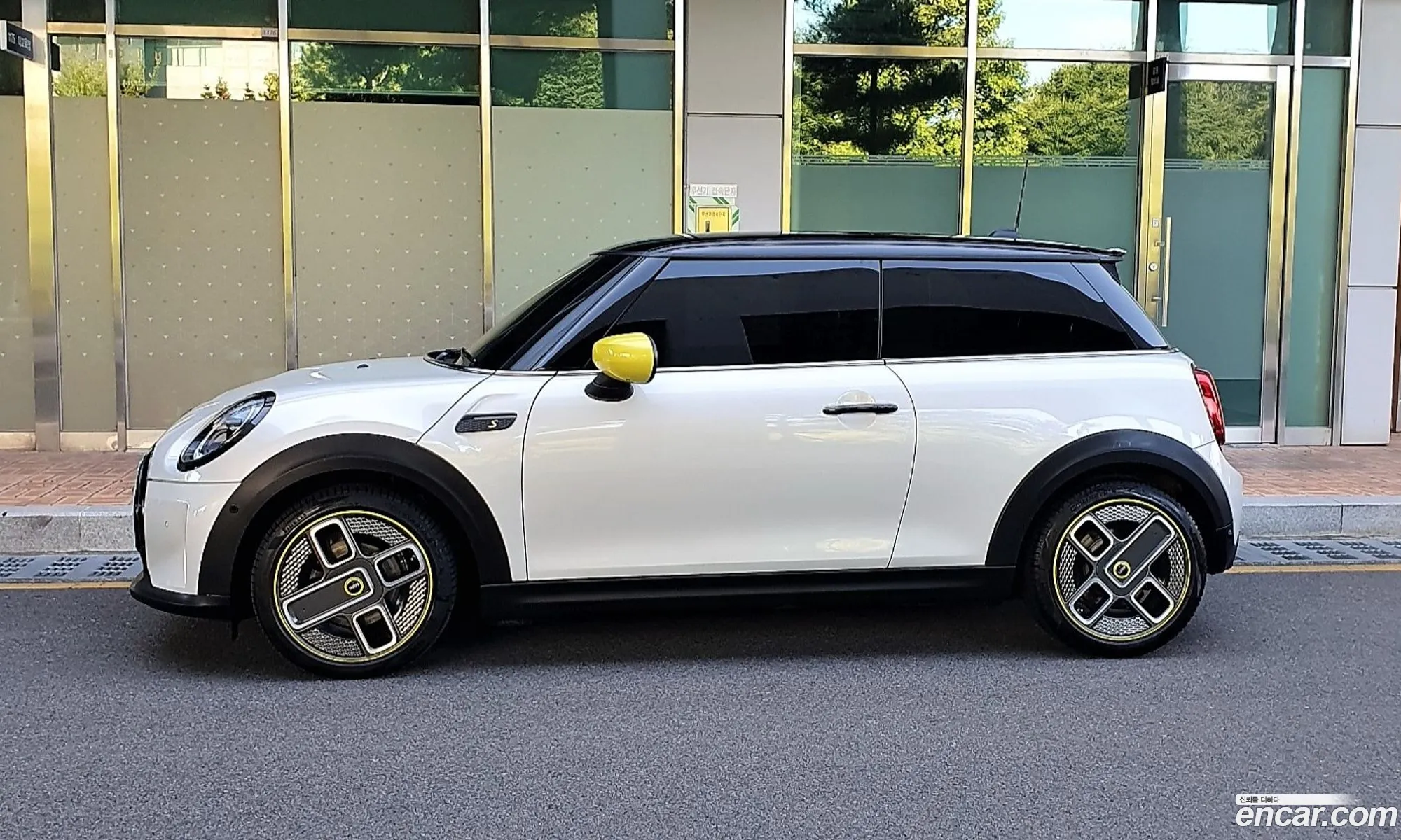 Mini Cooper Electric Se Electric 1St Generation - фотография 11086844