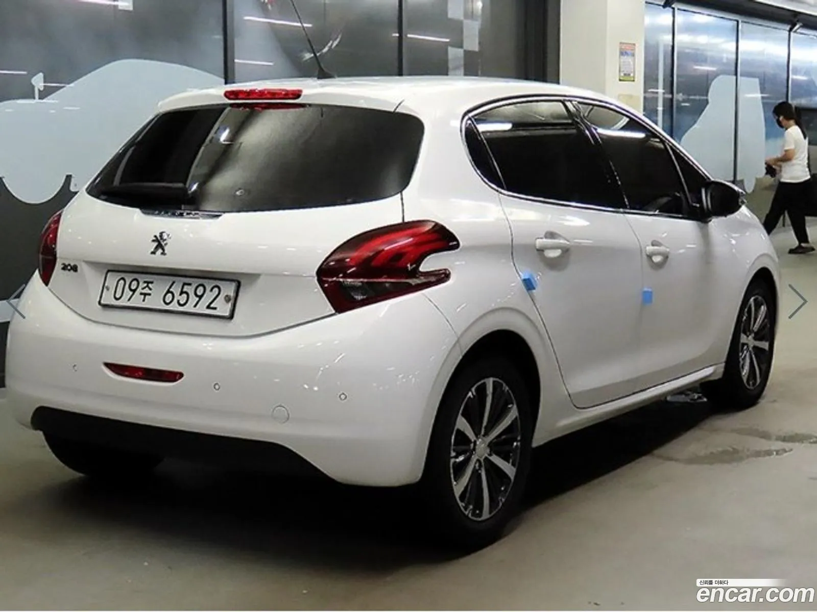 Peugeot 208 16 Bluehdi Allure 5-Door - фотография 4748418