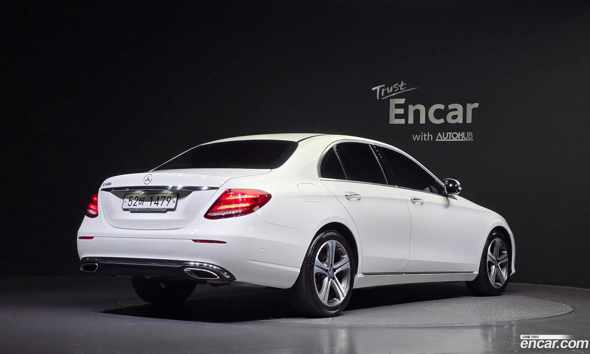 Mercedes E-Class W213 E300 Avantgarde Intelligent Drive - фотография 19113411