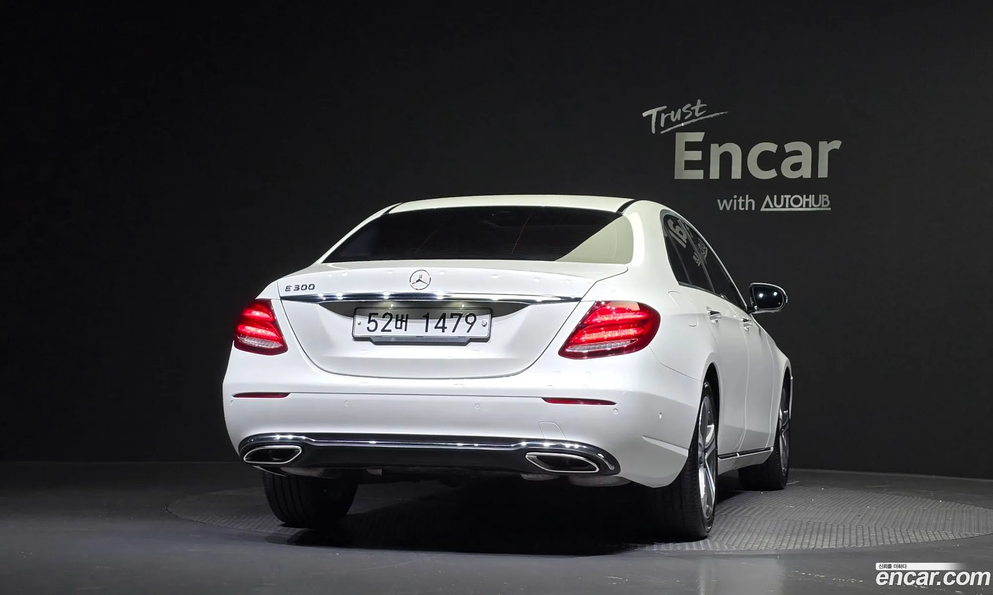 Mercedes E-Class W213 E300 Avantgarde Intelligent Drive - фотография 19113413
