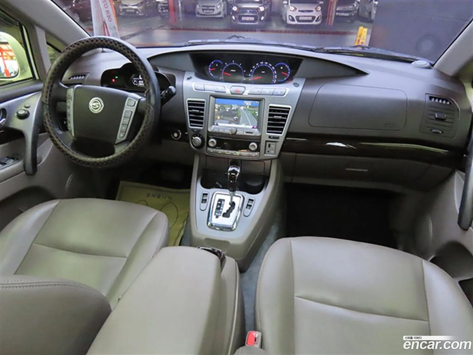 Kg Mobility Ssangyong Korando Turismo 4Wd Gt 9-Seater - фотография 6971992