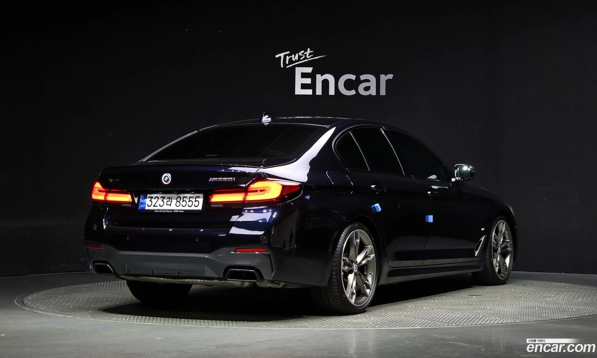 BMW 5 Series G30 M550I xDrive - фотография 12264410