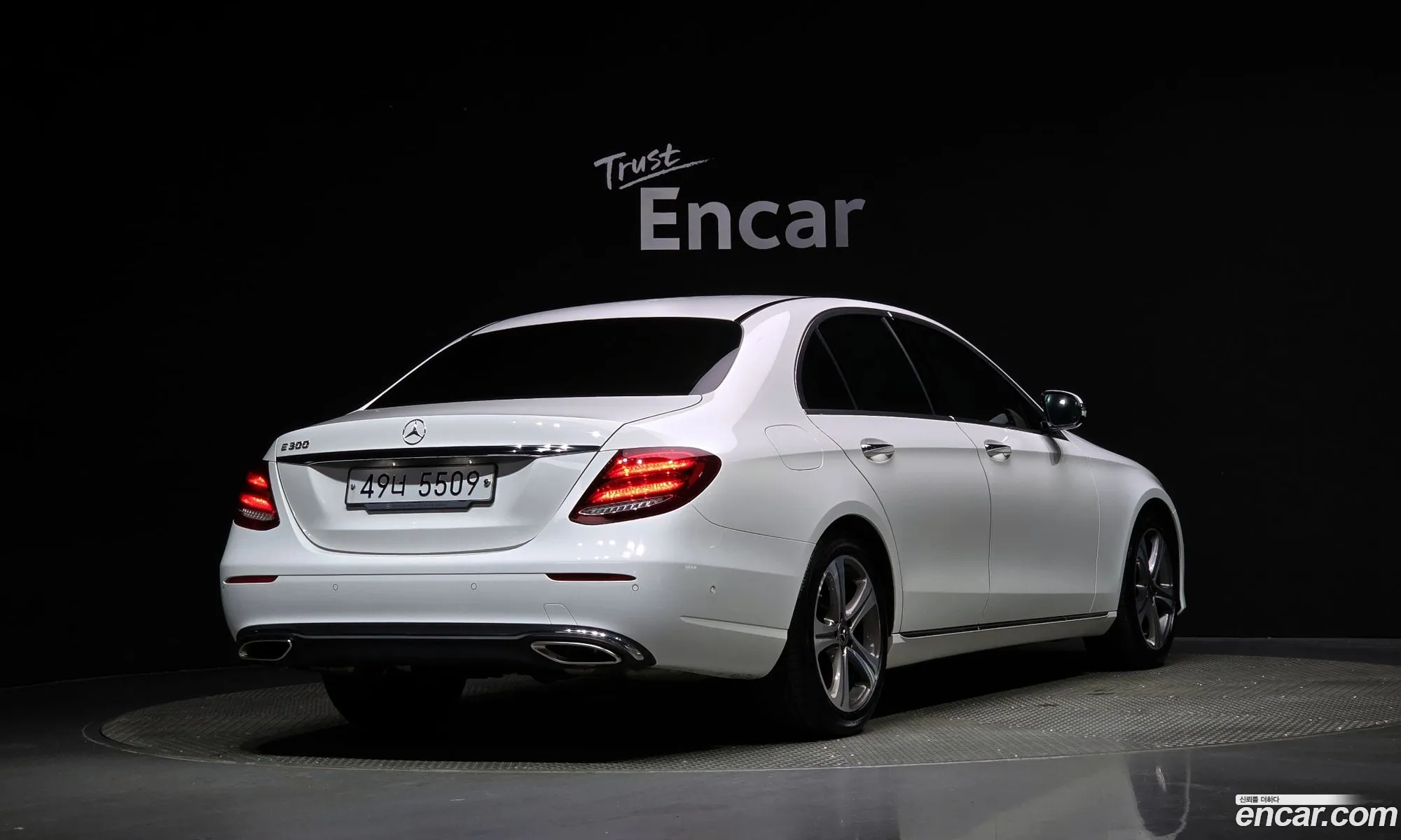 Mercedes E-Class W213 E300 Avantgarde - фотография 19221453