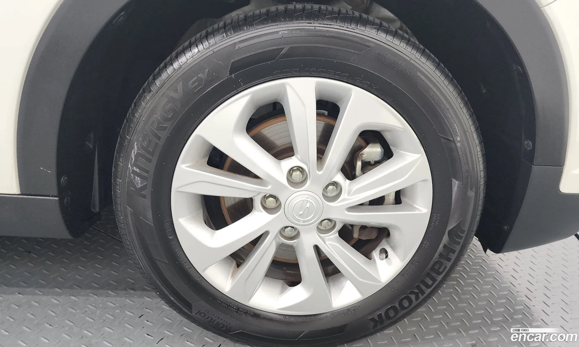 Kg Mobility Ssangyong Tivoli Armor Tx 2Wd - фотография 8372817