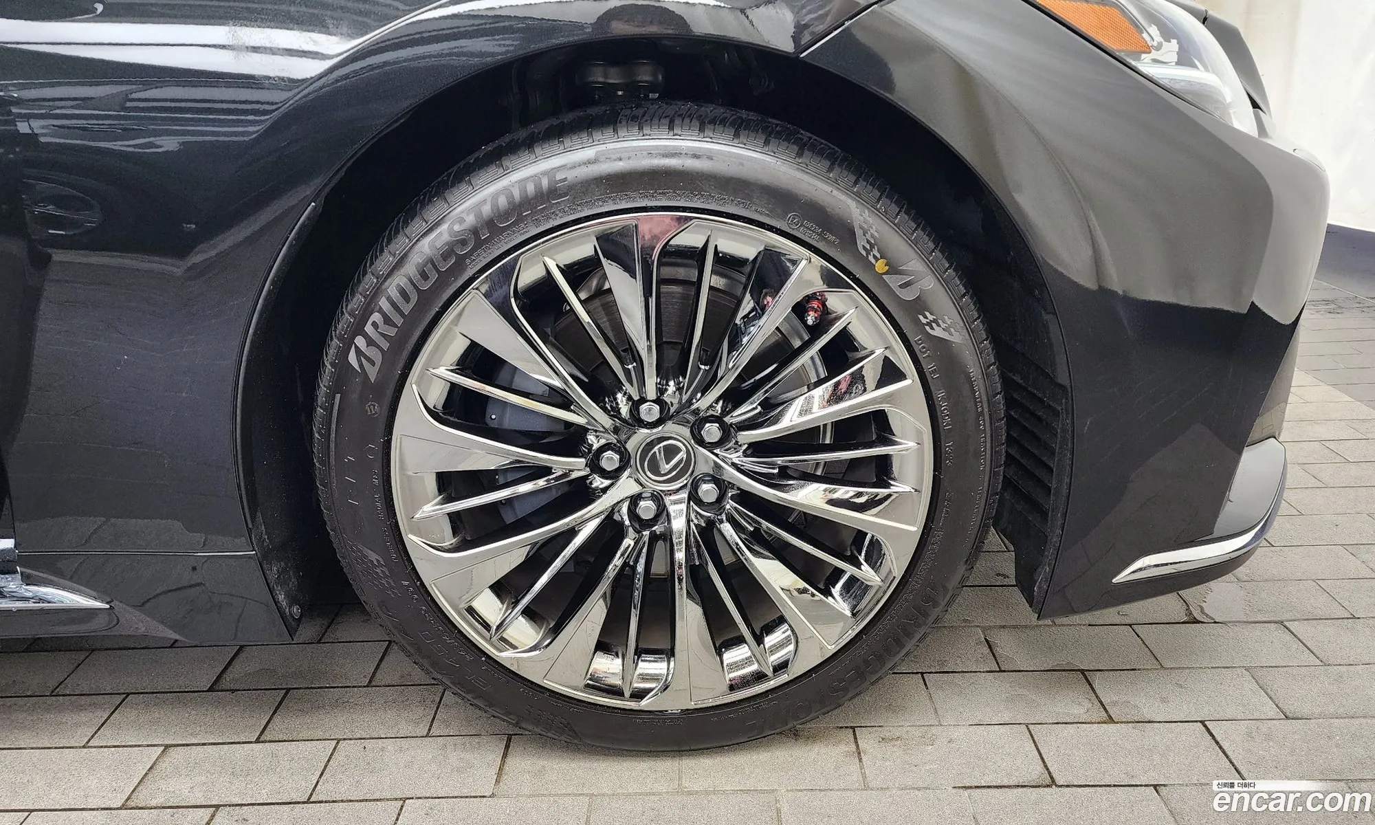 Lexus Ls500 5Th Generation 35 Platinum Awd - фотография 5175064